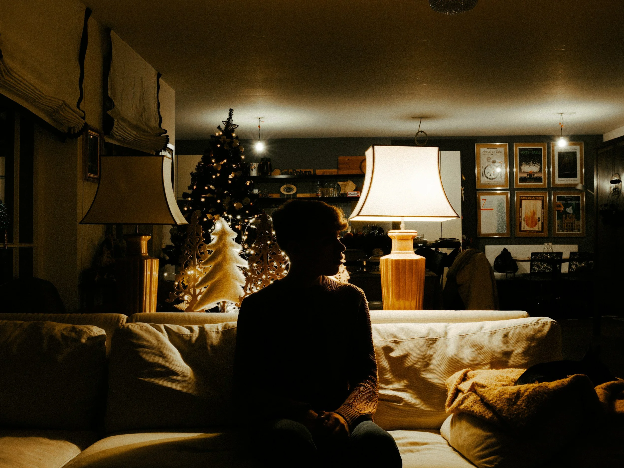 Why the Holidays Feel Hard When You Have Trauma (You’re Not Alone)