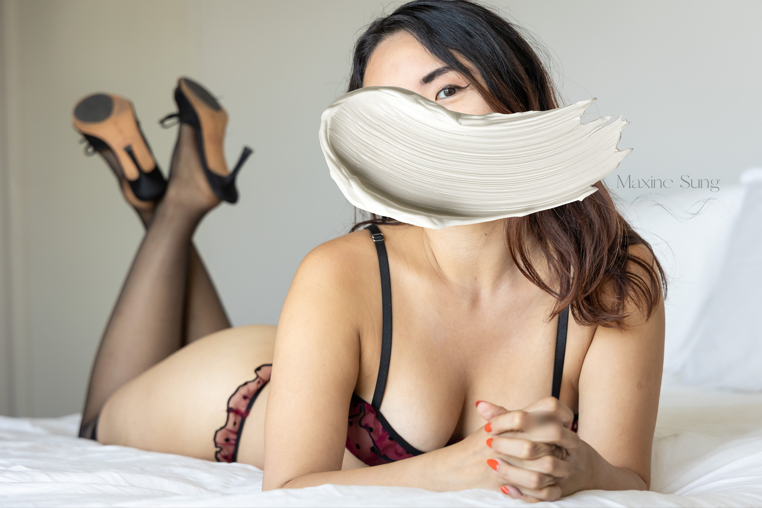 Peeking logo 1.png