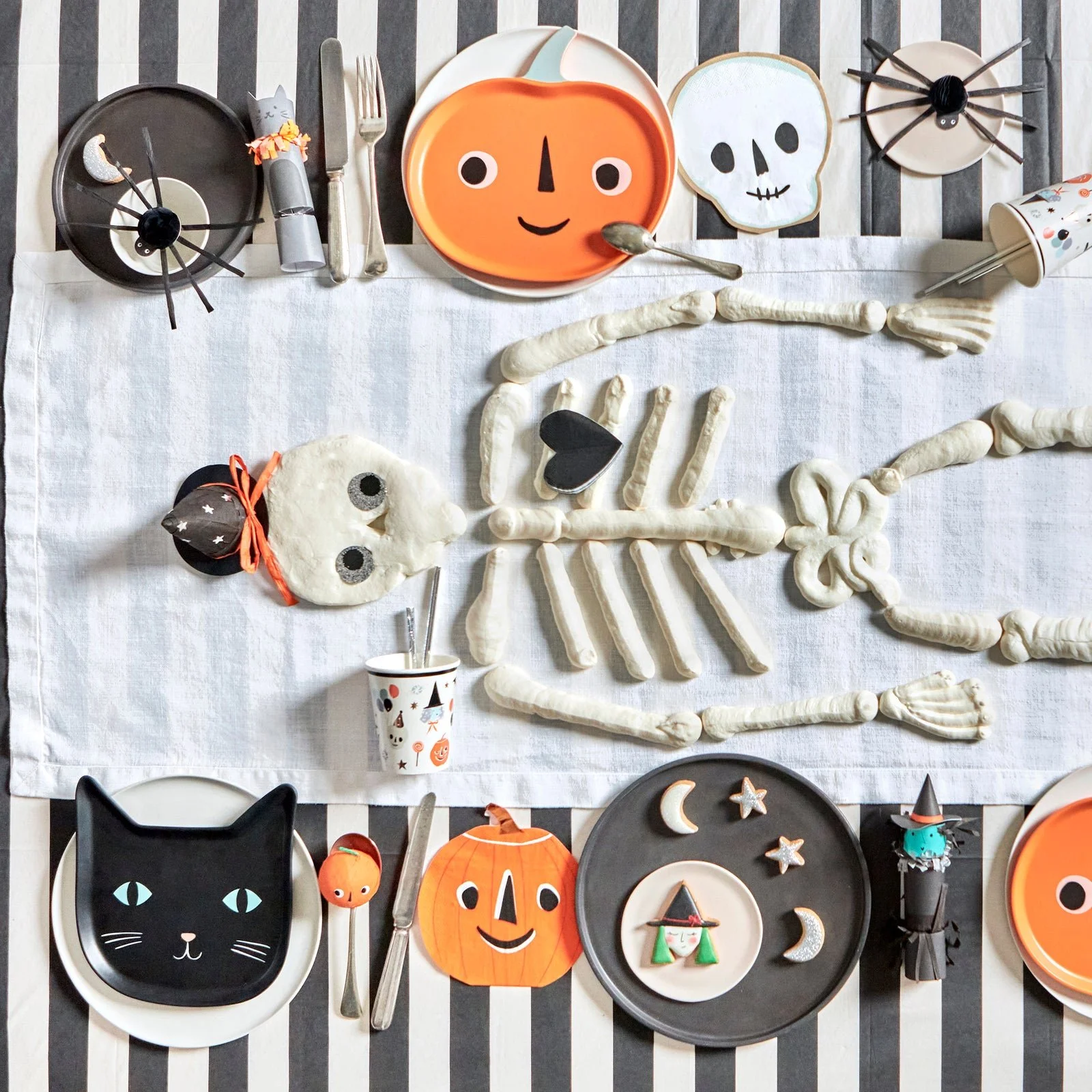 halloween-plates-2.jpeg