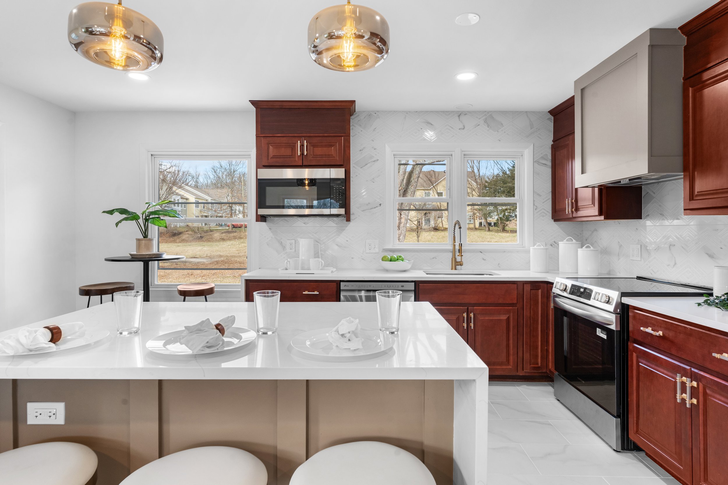 Newark Delaware real estate photography – modern kitchen with brown cabinets