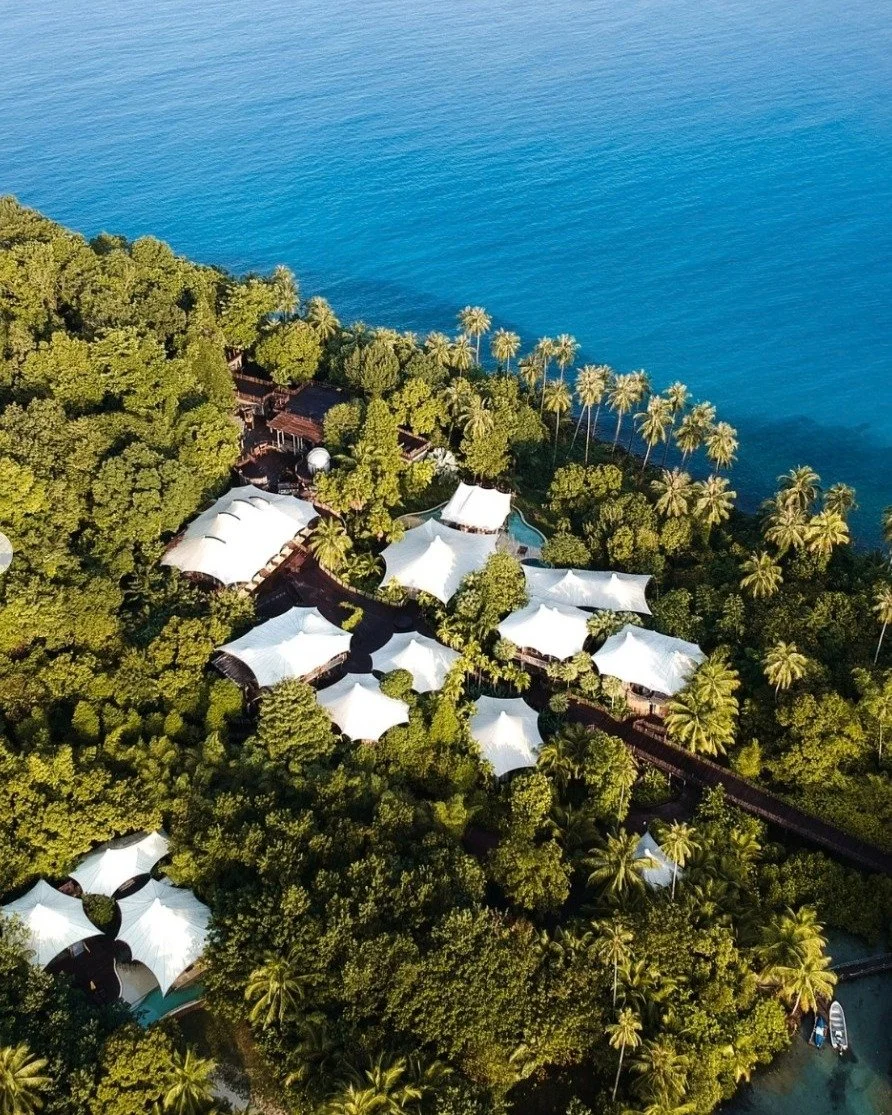 🌴 Barefoot luxury meets sustainability at Kiri Private Reserve. Think: jungle villas, canopy dining pods, and crystal-clear waters.

Every stay supports conservation + community projects in Thailand 💚

👉 Ready for a tropical eco-escape? DM us or e