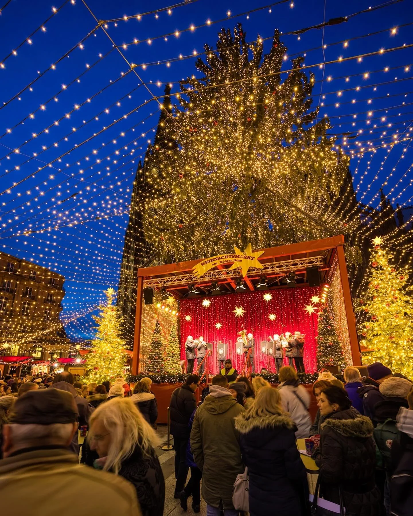 It's summer, and we're soaking it up. Yet, picture this: swapping beach BBQs for bratwurst, late sunsets for castle views, and letting Europe come to you by river. Your next summer adventure could be unlike any other&hellip; @amawaterways excels at C