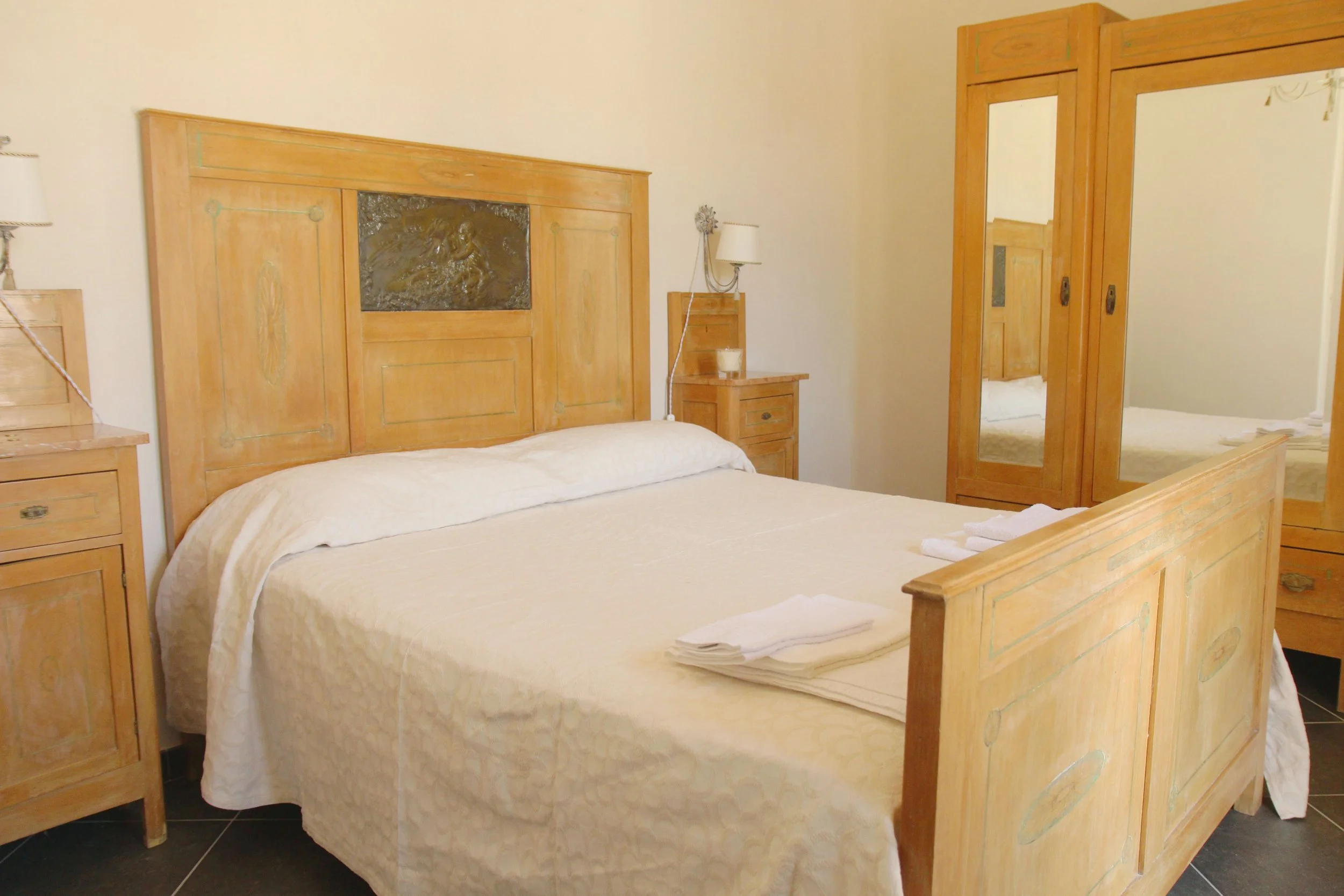 bedroom 3.JPG