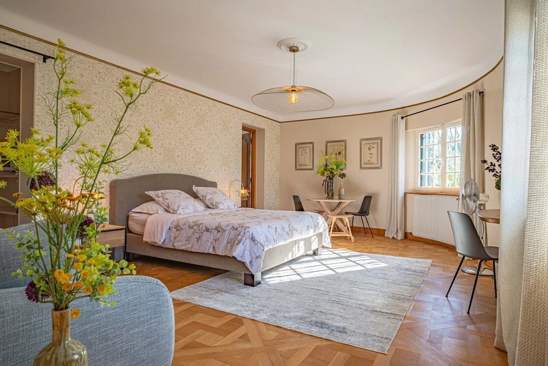 Room 1 - bed.jpeg