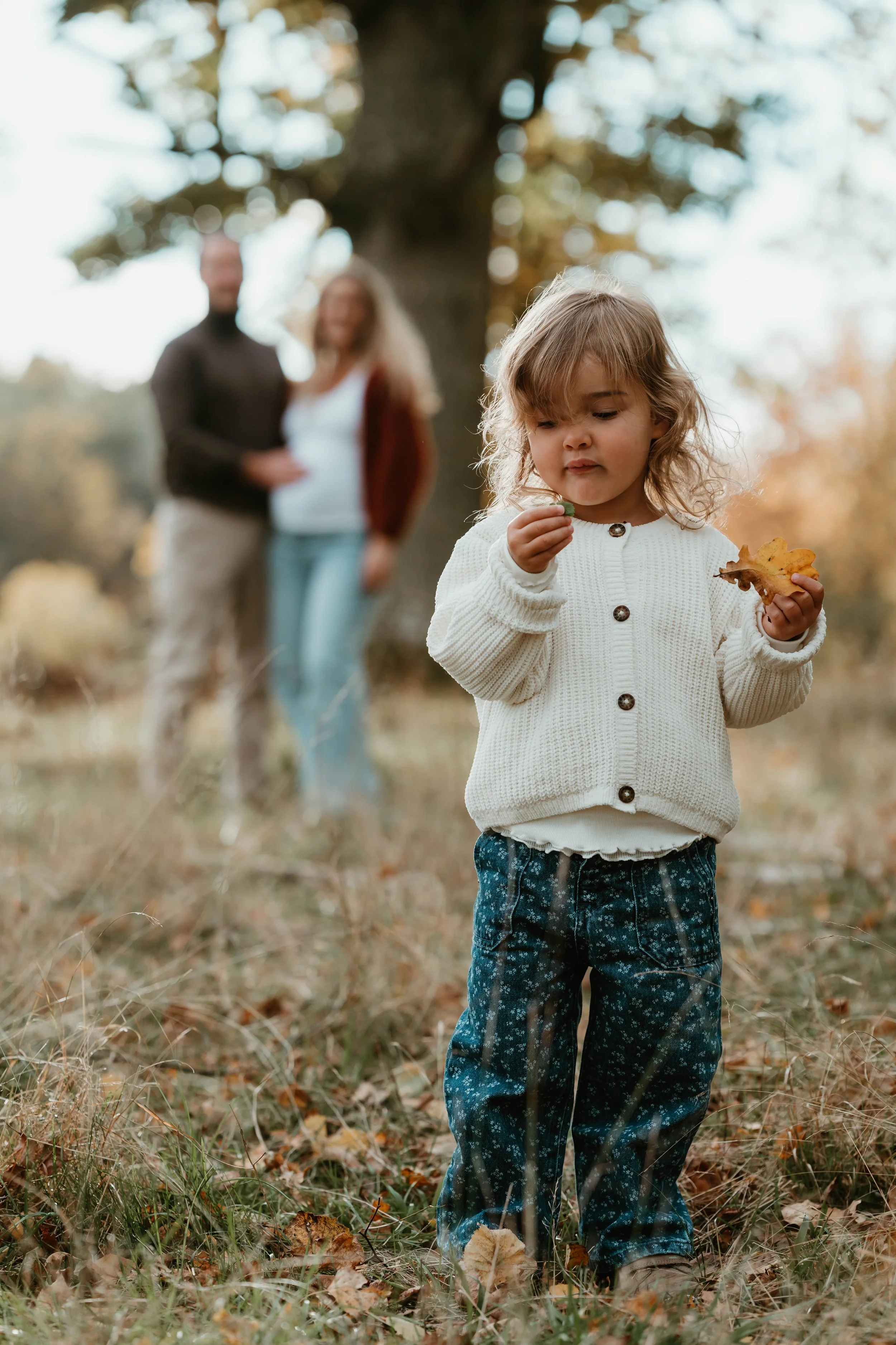 Familiefotografering ute i naturen i Bærum med små barn
