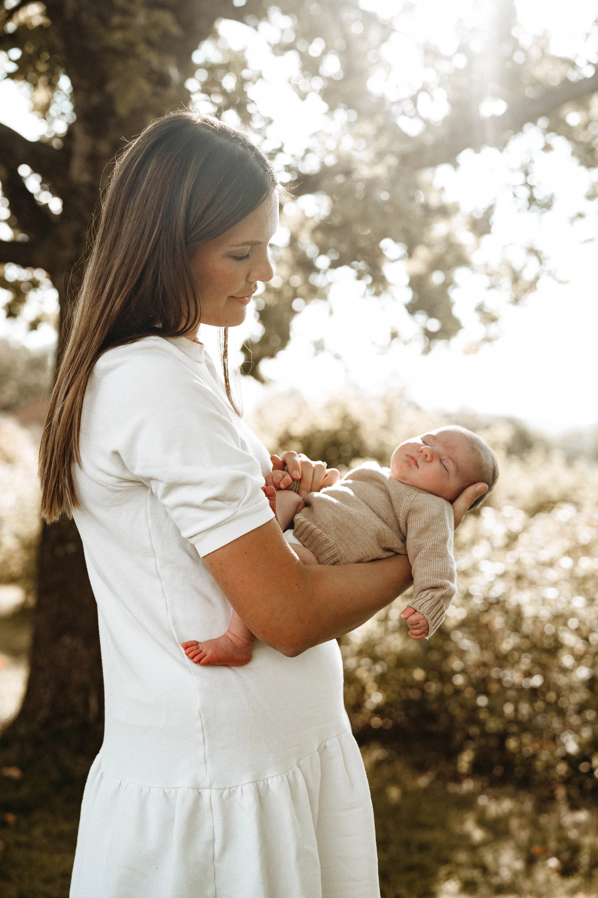 gravid mamma på babyfotografering drammen