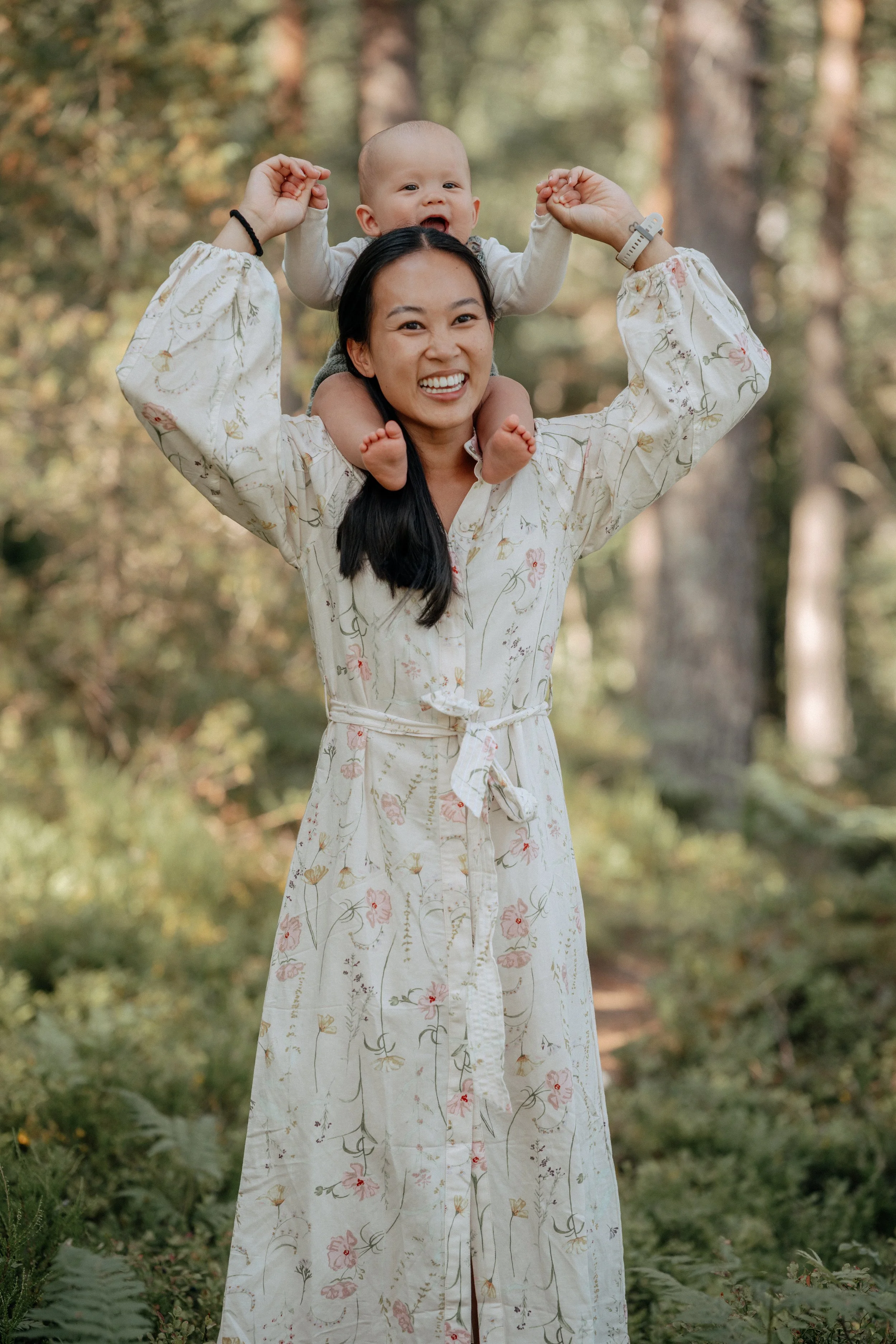 Familiefotografering i Bærum med gravid mamma og barn