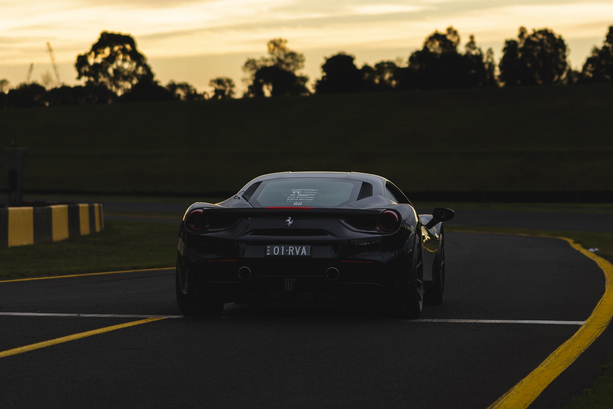 ferrari-2.jpg