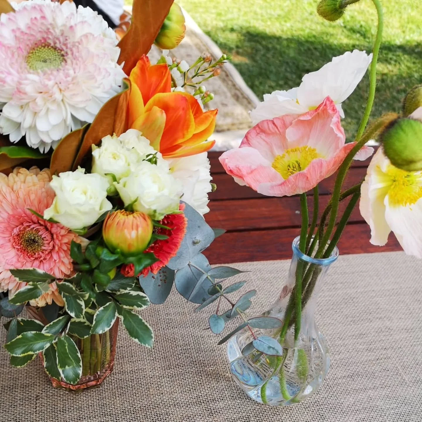 A smattering of bud vases and larger centrepieces to deck out this cute backyard event. 

Canberra wedding florist, servicing CBR and surrounding regions for all wedding and events enquiries see website link in Bio xo