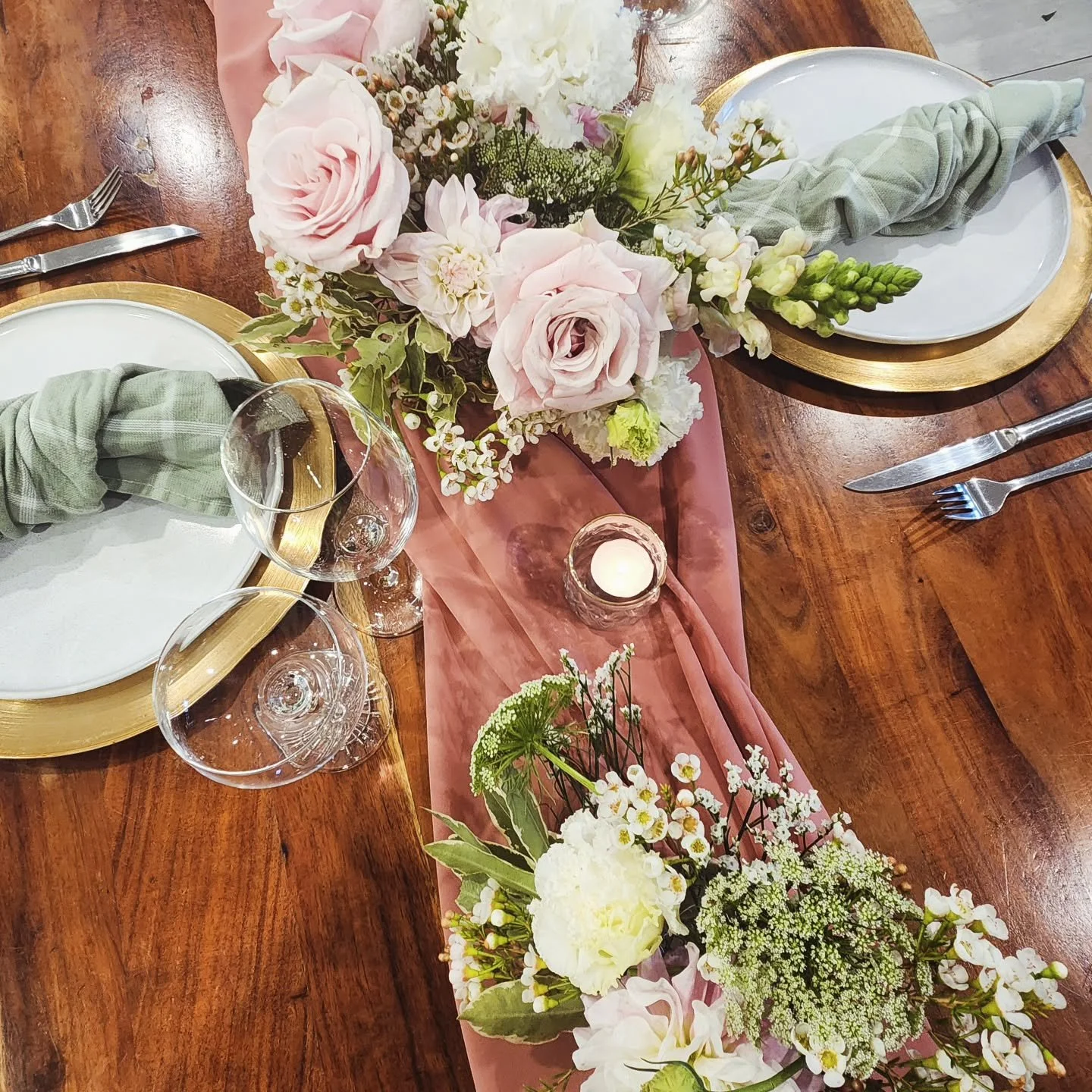 This look was made for lovers of soft elegance and intentional details.
Would you choose blush or go bold with colour? ⬇️

#floristsofinstagram #weddingtableinspo #floralstyling #weddingdecorideas #canberraweddingflorist #braidwoodweddingflorist #Gun