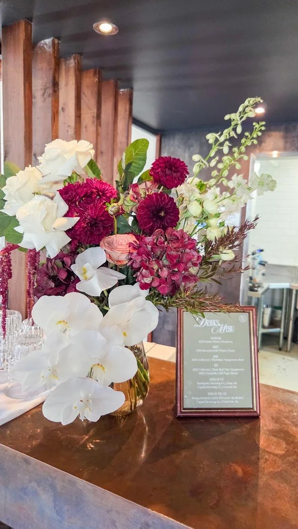 bar-vase-arrangement.jpg