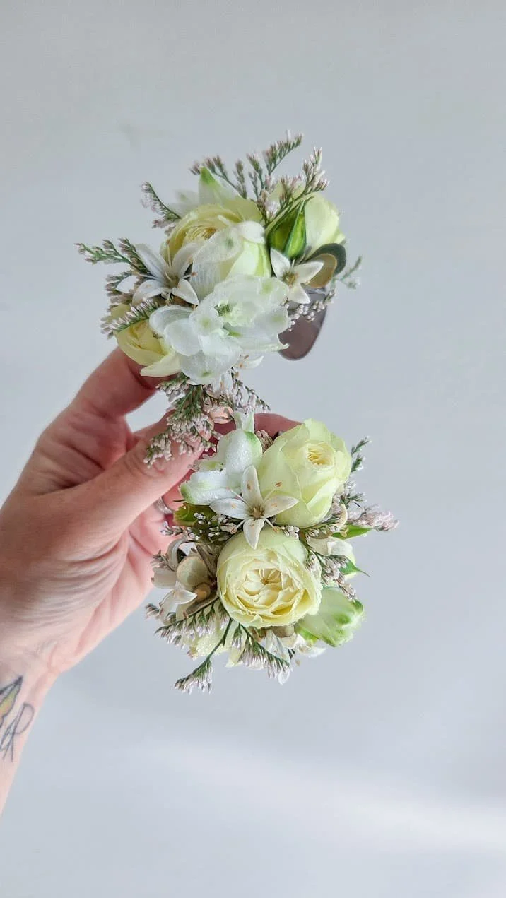 ‪ wrist-corsage-cuff.jpg