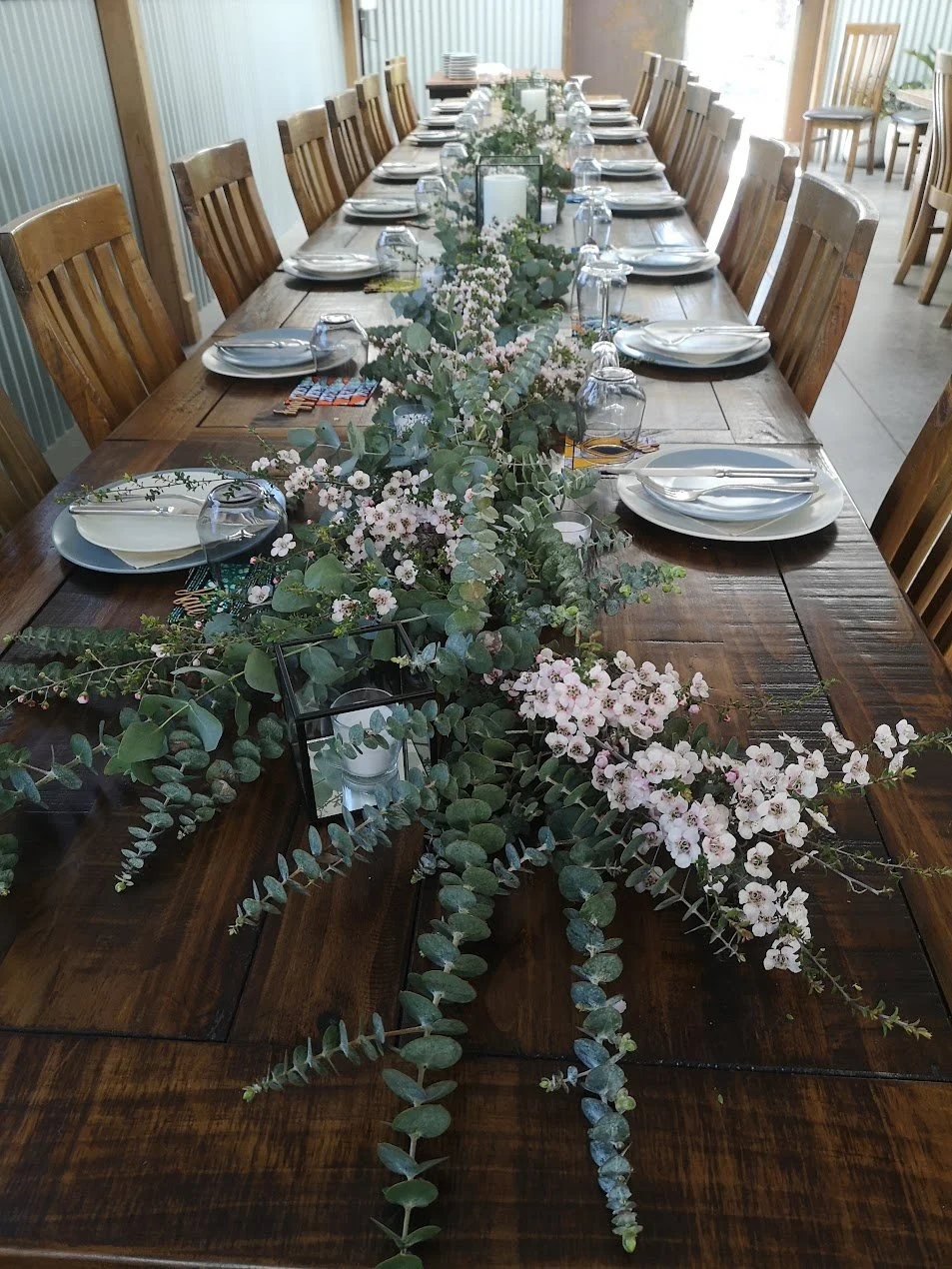 Gum and wax wedding table runner