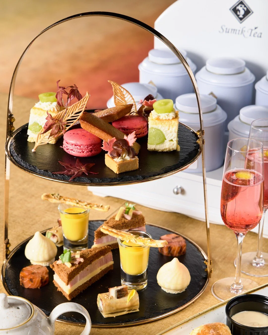 Komyunitiのアフタヌーンティーが、この季節だけの特別なスタイルでお楽しみいただけます。
栗やぶどうなど、秋ならではの味覚をぎゅっと詰め込んだスイーツとともに、
銀座の午後をゆったりと。
 
📍YOTEL東京銀座1F Komyuniti
詳しくはプロフィールのリンクから。