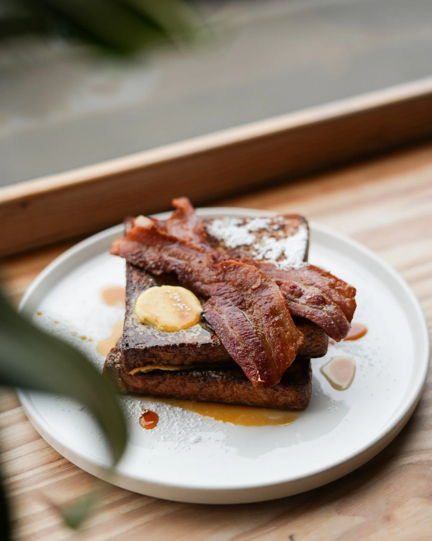 Crispy bacon meets golden French toast and a drizzle of maple syrup, brunch dreams really do come true. 

#theedge #frenchtoast #brunch #witneyfood