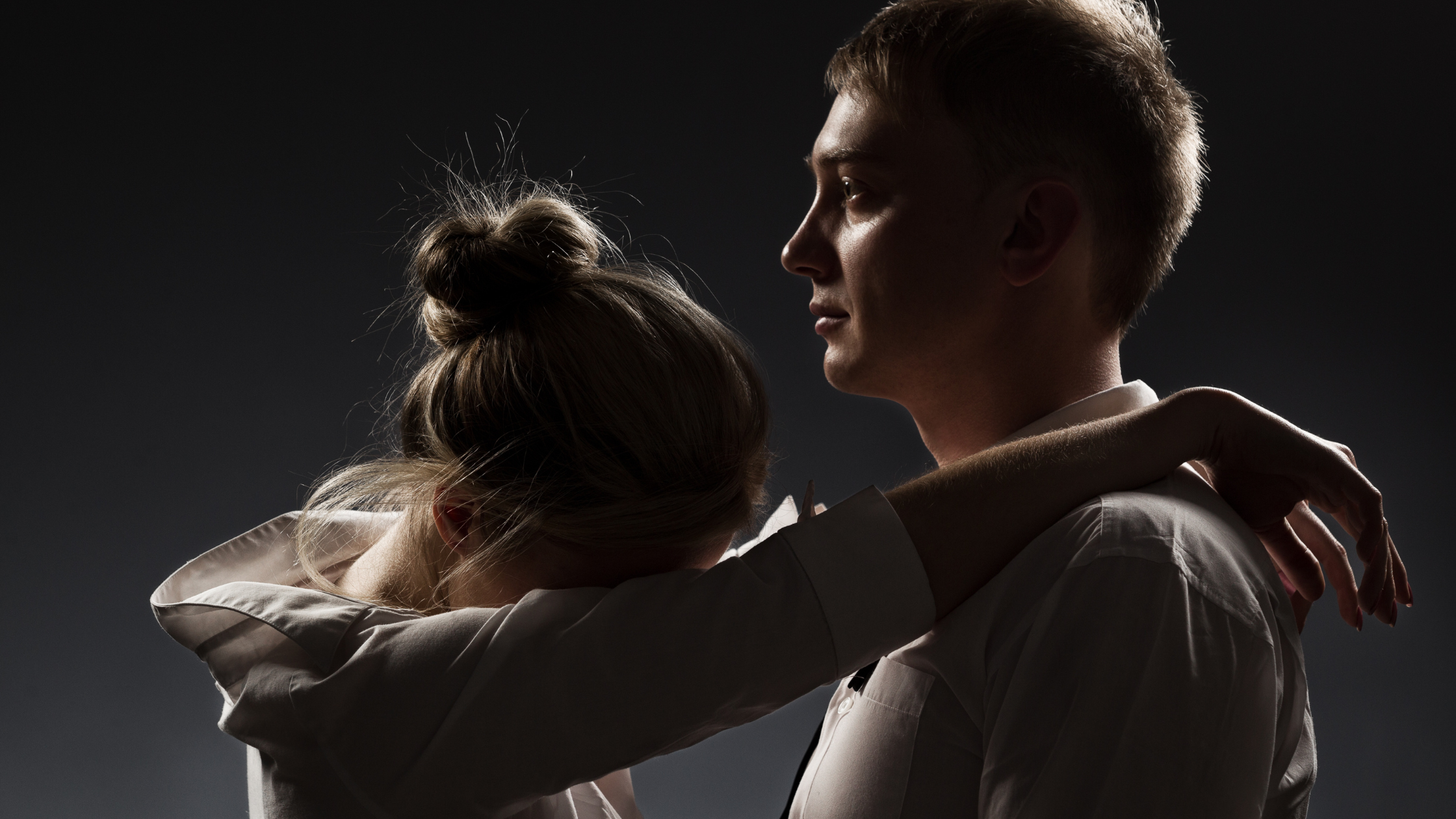 Come riconoscere una relazione karmica: 7 segnali per capirlo (e come uscirne senza perderti)