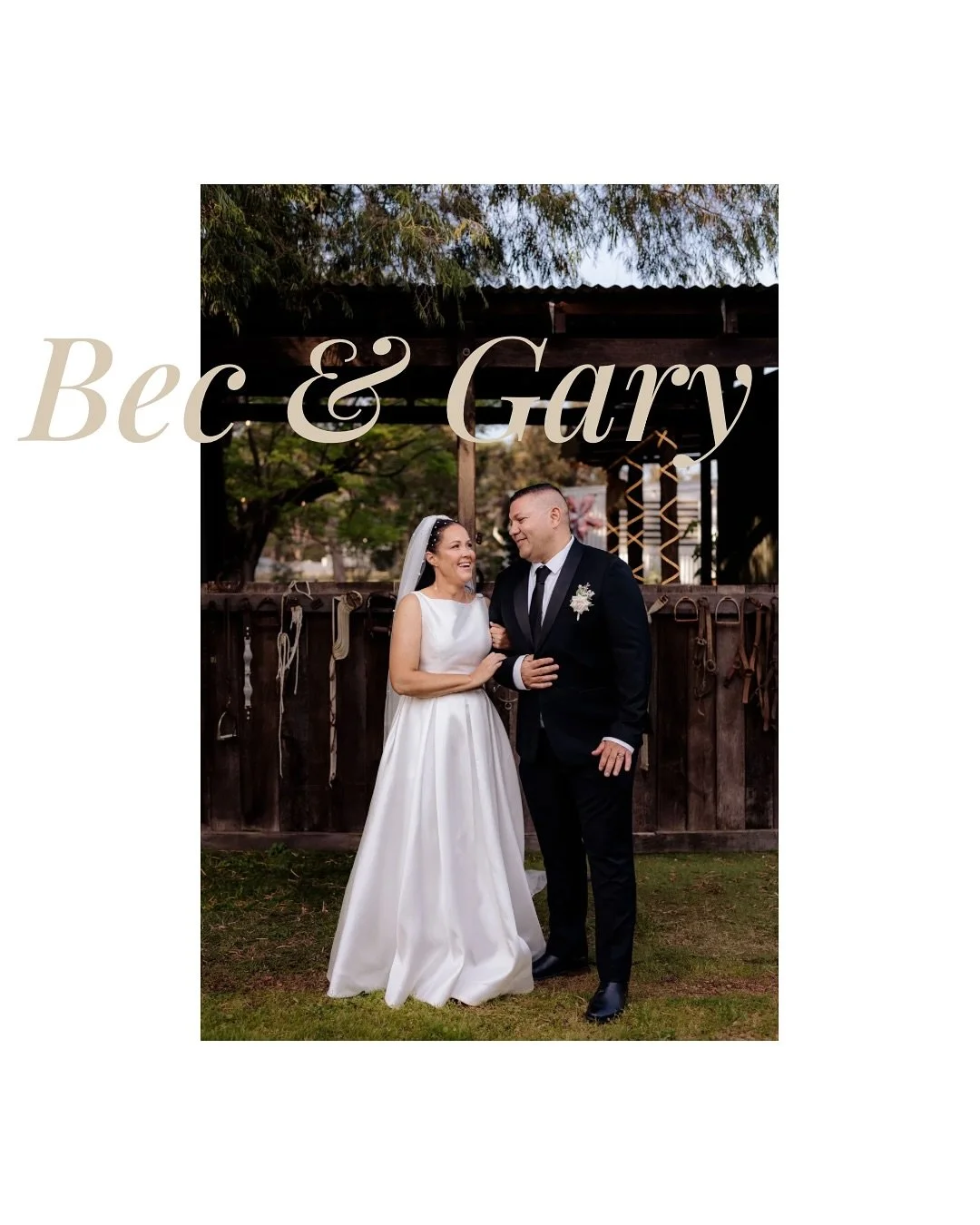 Looking back on Bec &amp; Gary&rsquo;s beautiful wedding day - one year ago today!

Happy anniversary to this lovely couple. What a day it was💍

Venue @rothwood.weddings 
Photographer @birdandheartphotography 
Live music @weddingmusicperth 
Catering
