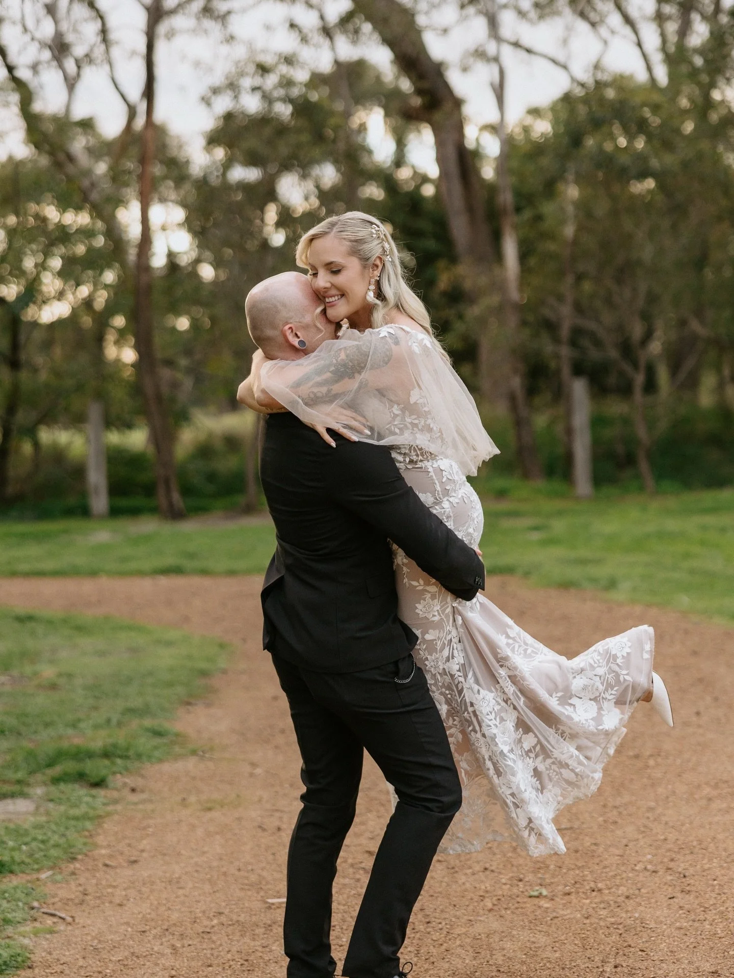 Helena &amp; Josh &hearts;️💛💜🧡

Such a fun and vibrant couple! We loved celebrating with them and wish them all the best