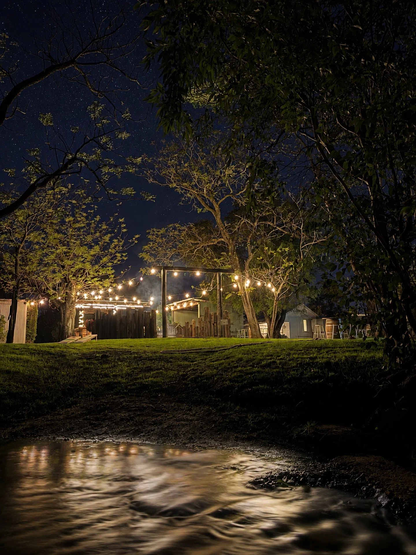 If you think winter weddings are beautiful during the day, wait until you see them at night ✨

As the sun sets, Rothwood transforms into something truly special. Twinkling lights, starry skies, glowing gardens and the warmth of the fire pit create a 