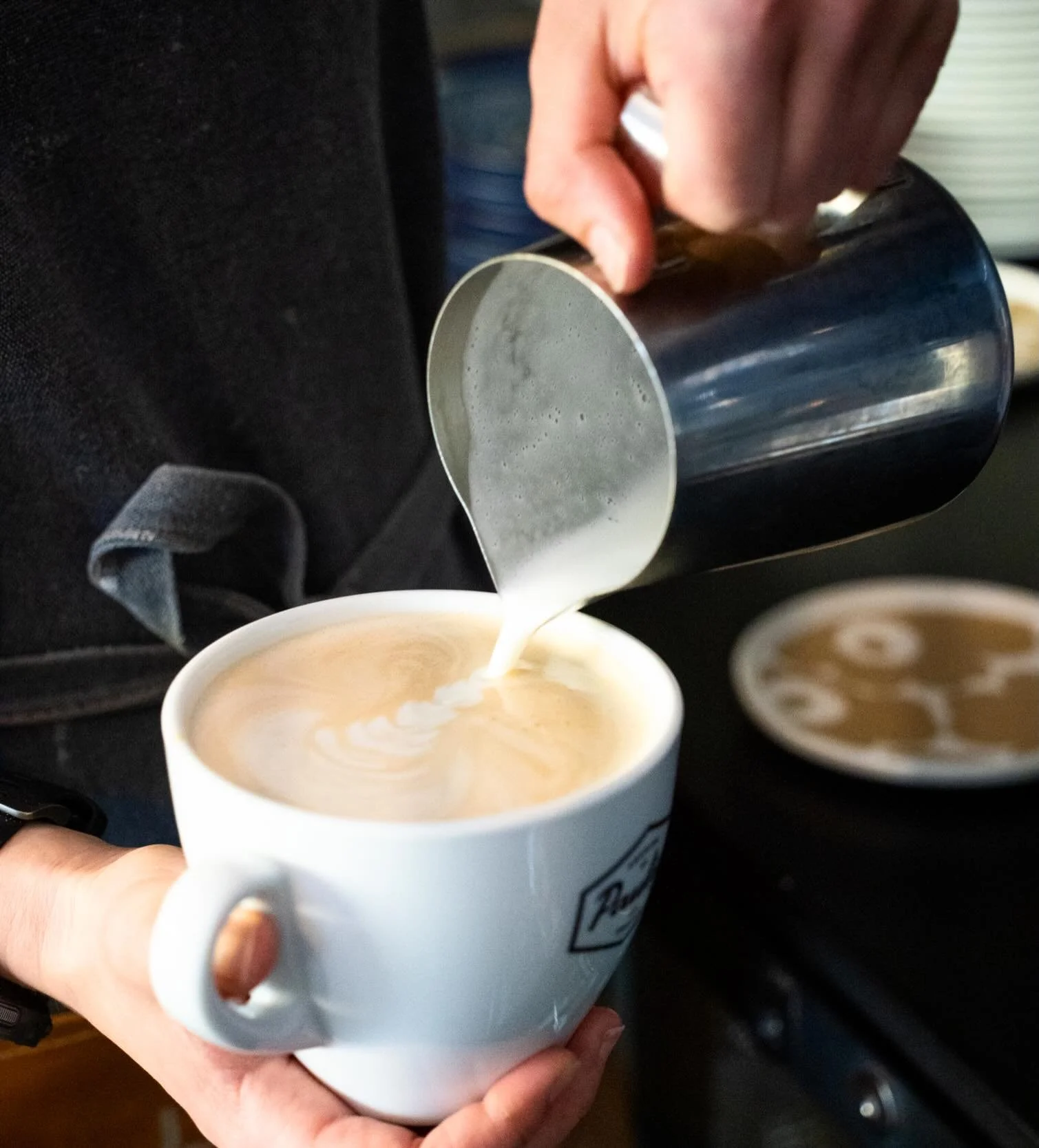 Ihana &auml;itienp&auml;iv&auml;&auml; Caf&eacute; Kahvipuusta.❤️🌸 Tervetuloa 11-17!