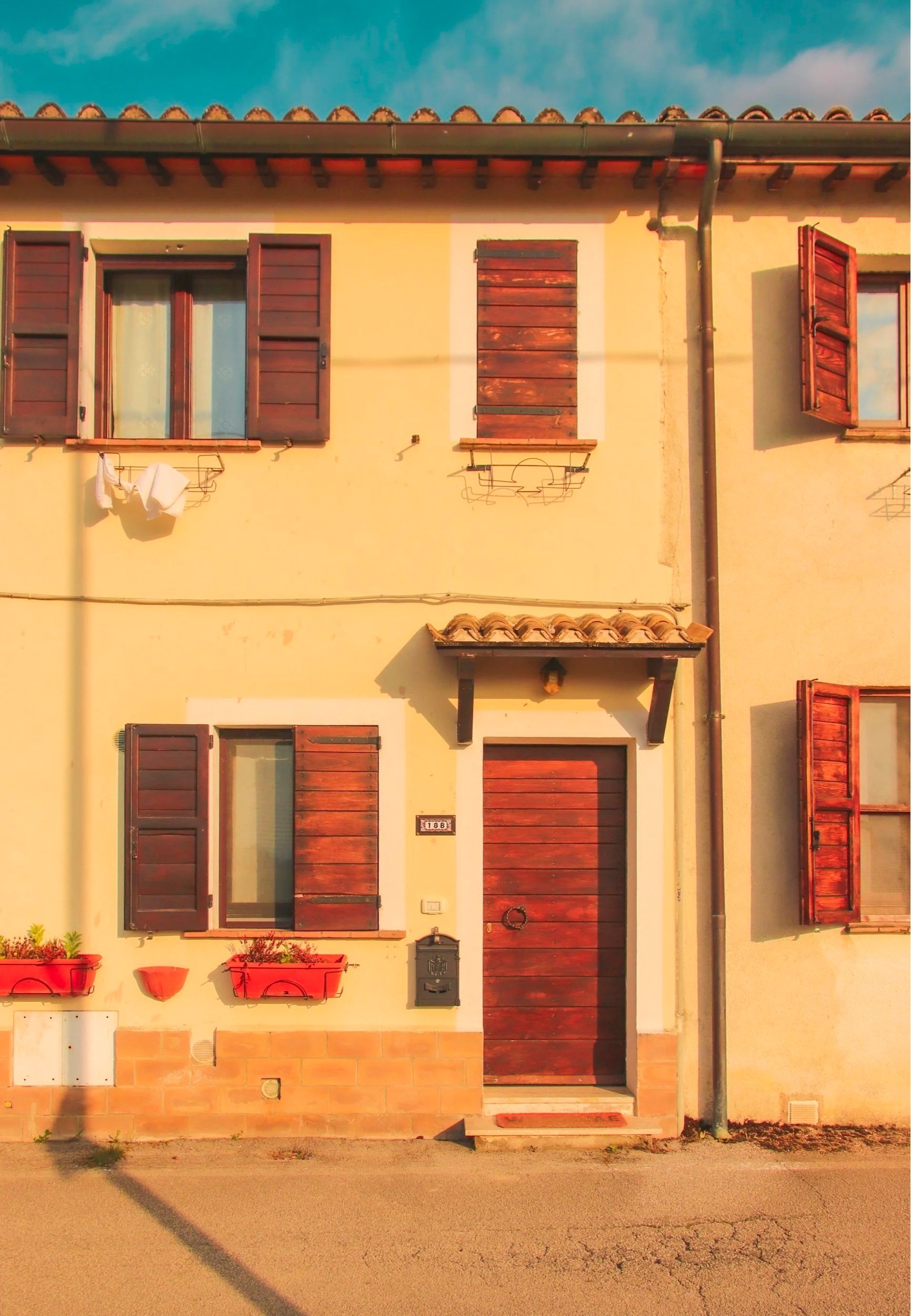 Selling Property Abroad and Bringing Money Back to the UK: A Complete Guide