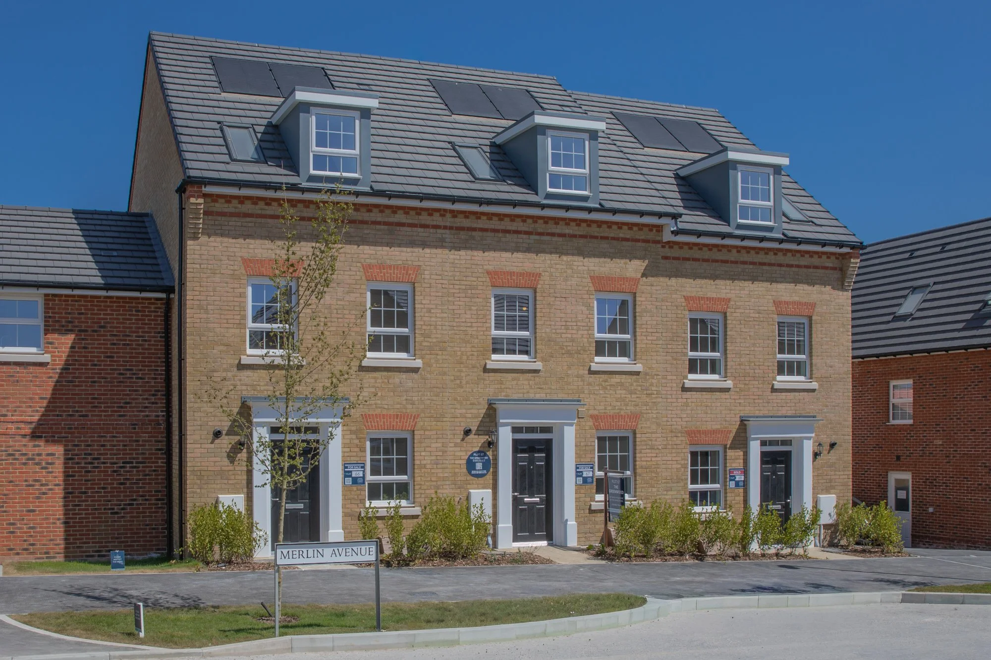 Modern terrace house with yellow stone in Kent