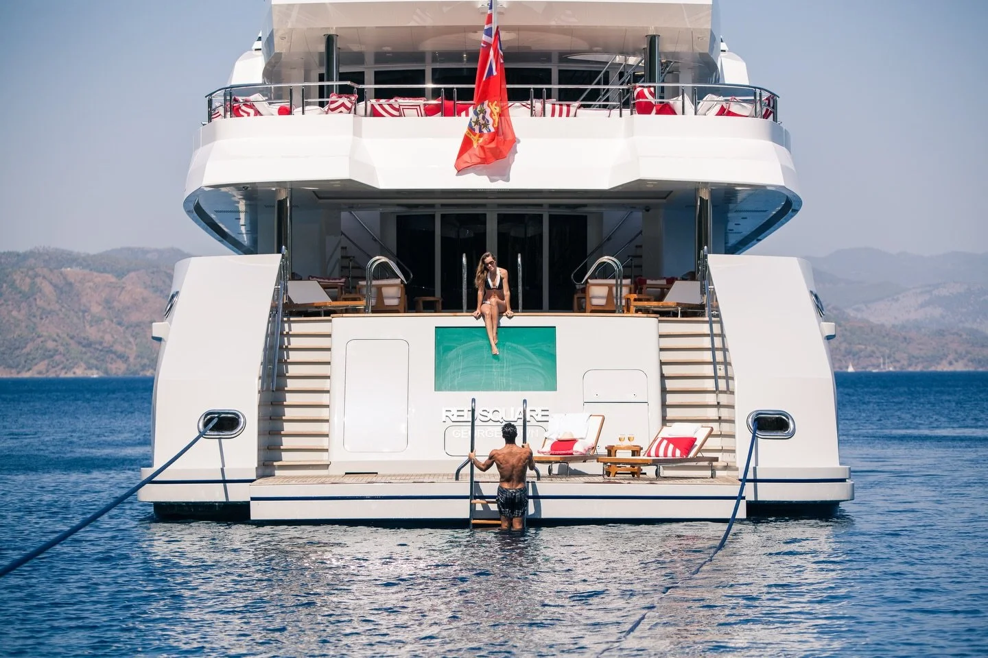 So many places to enjoy the sun&hellip;

#dunya #superyachts #axioma #kingbenji