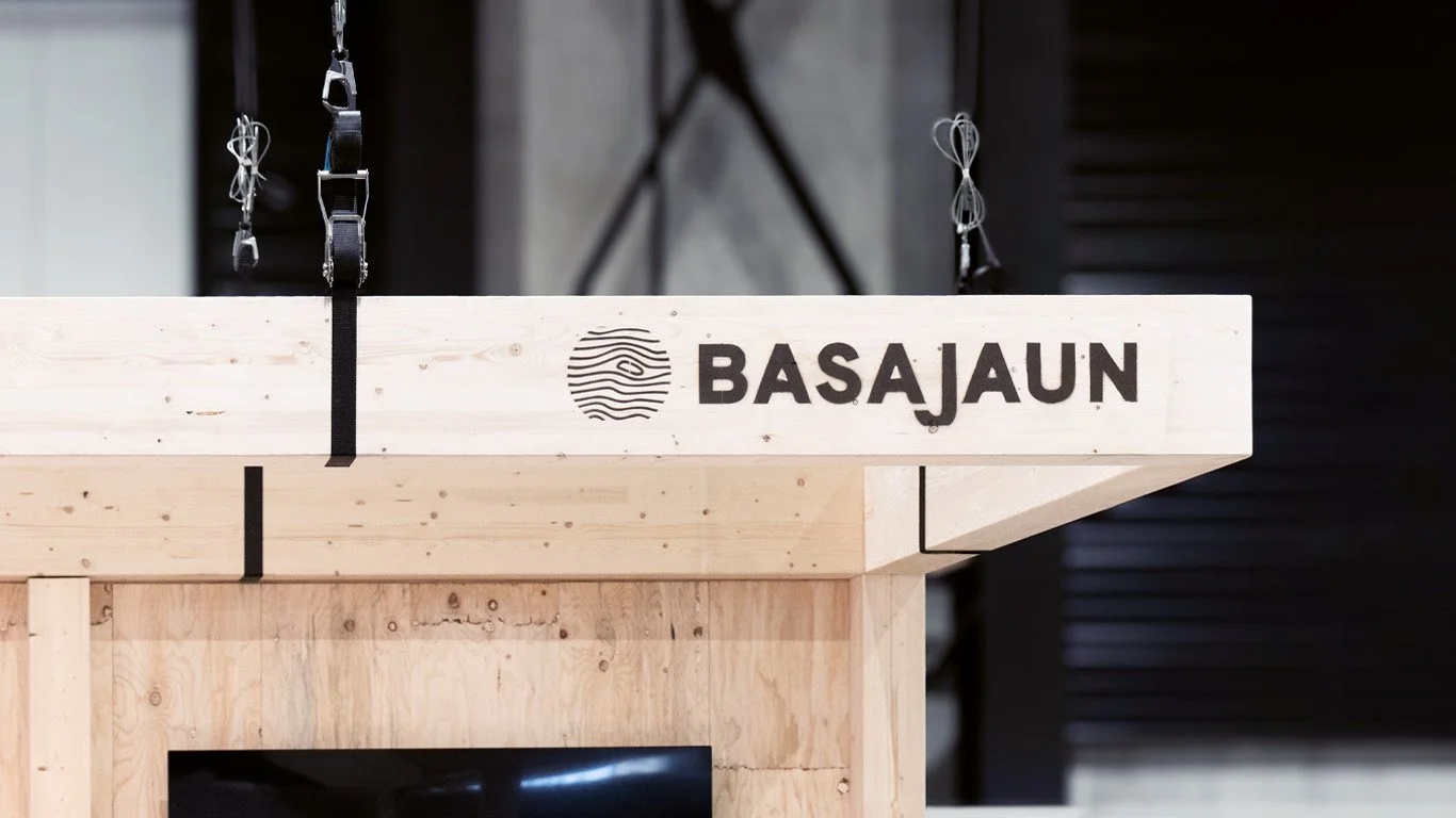 Basajaun Fairstand 03.jpg