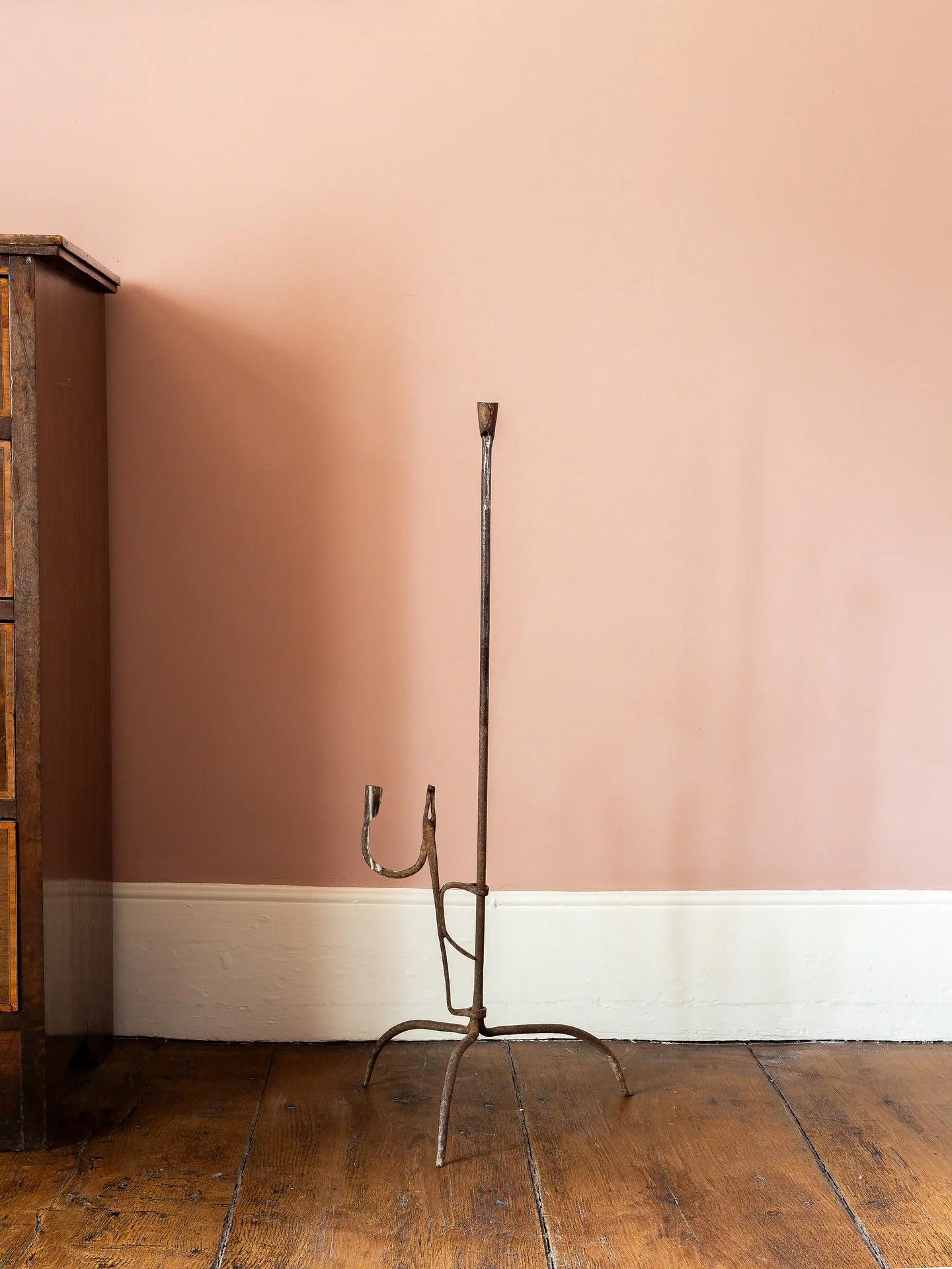 A tall tripod-based 18th Century Irish lamp stand designed to hold multiple rush lights. Used before oil or candle lighting, this is a rare and attractive survivor of primitive Irish lighting. 

Height 88cm
Base width 34.5cm

DM for details