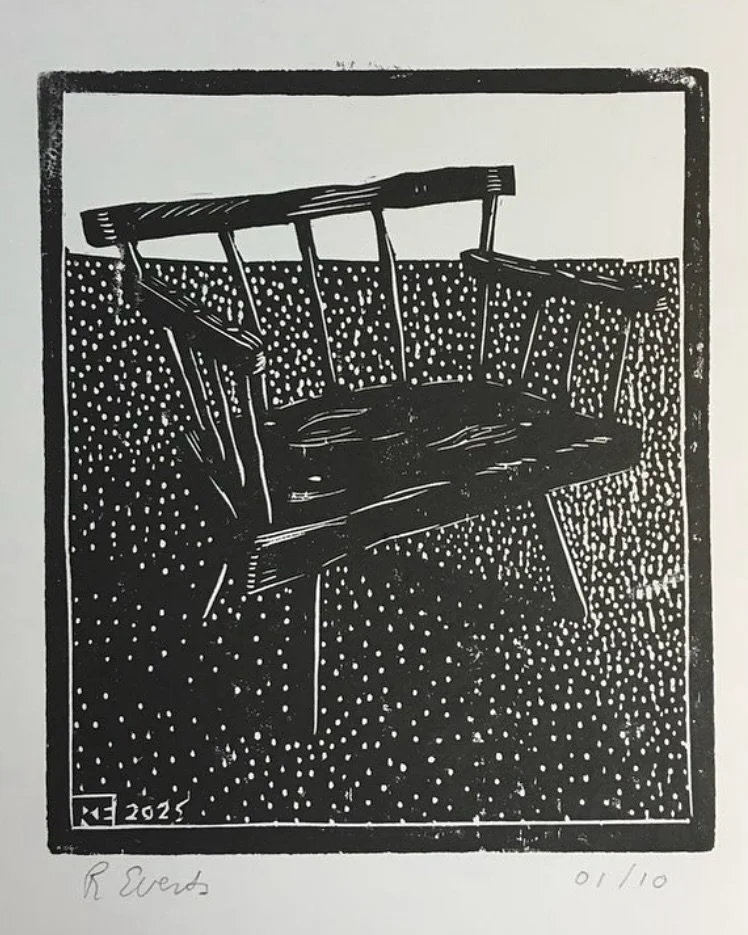 Our obsession with this Irish hedge chair includes commissioning artists to depict it starting with the unbelievably talented chair-maker @underhatchet who made this stunning woodcut. Followed by a painting by the lovely @rusty.studio_ and lastly one