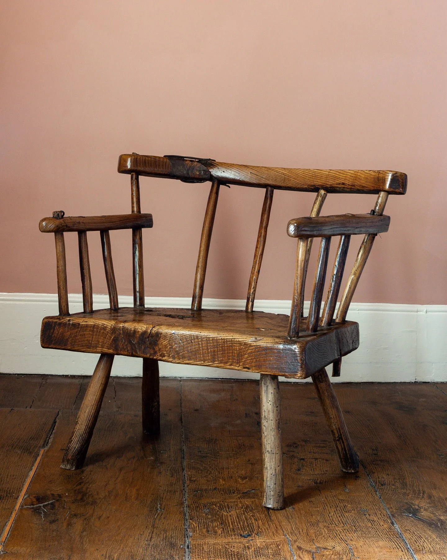 A superb 18th Century Irish hedge chair with wonderful historic leather repair. This chair is without doubt the best we&rsquo;ve ever owned. It&rsquo;s got everything we love in a chair, great size, fantastic colour, beautiful historic leather repair