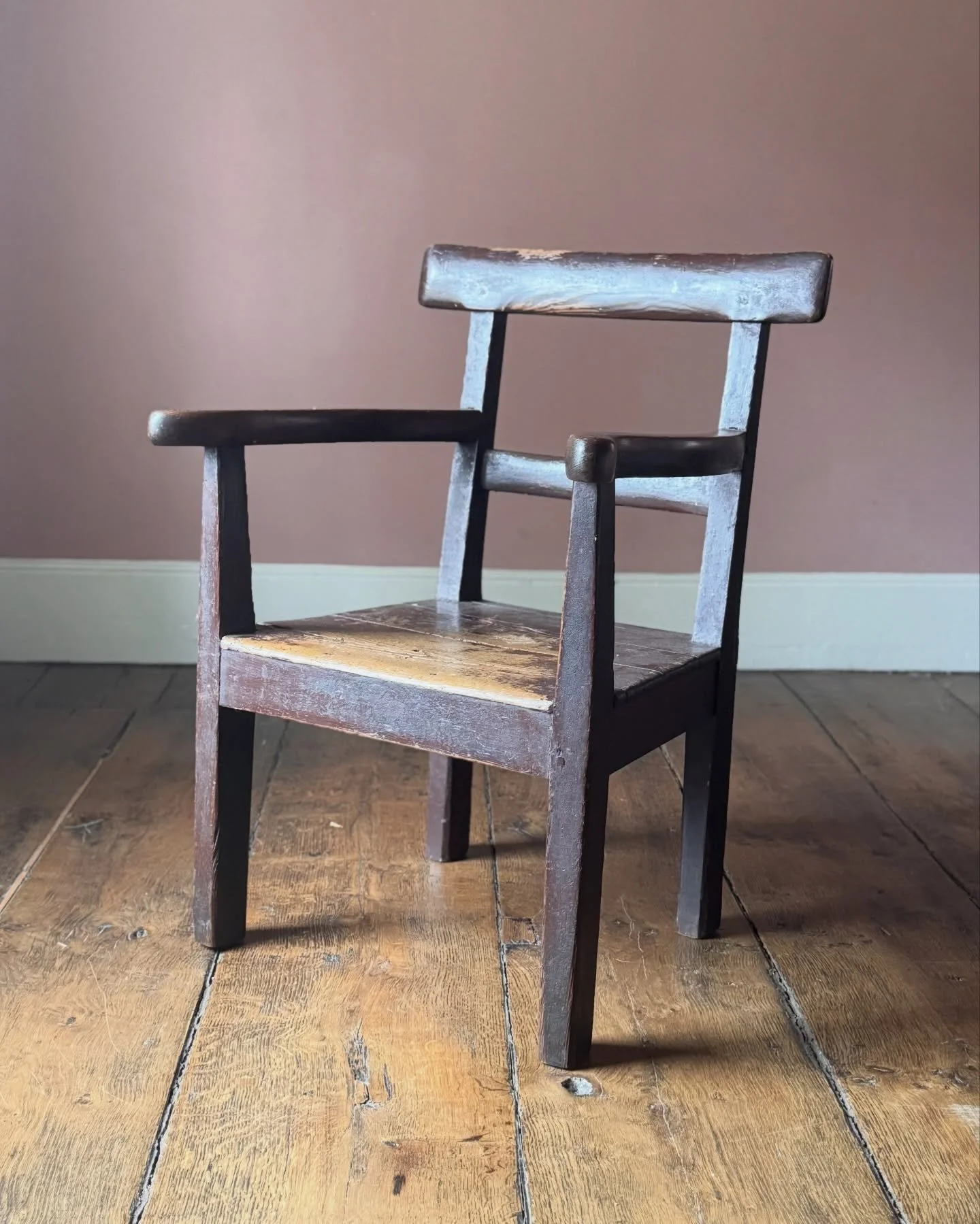 A large and throne-like primitive 19th Century Irish Hedge Chair, retaining original paint and typical of Cork craftsmanship. 

Height 91 cm
Width 66 cm
Depth 47 cm

Now available to view on the website via recent acquisitions link in bio or DM for d