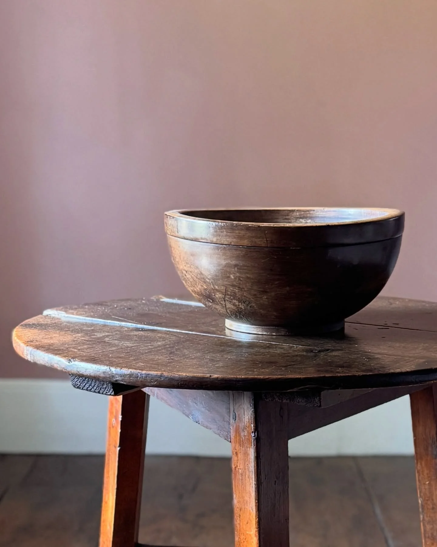 A large 19th Century sycamore diary bowl. A great size and beautiful colour. 

Height 14 cm
Diameter 30.5 cm

Now available to purchase on our website via recent acquisitions link in bio.

Free shipping to UK