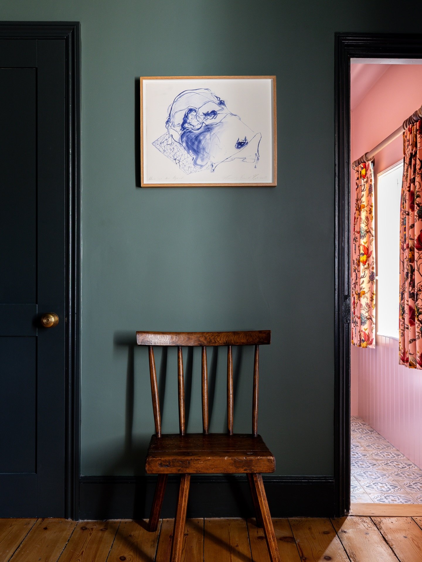 Tracey Emin &lsquo;Here We Are Again&rsquo;

2025
1 colour lithograph on Somerset Velvet Warm White, 400gsm 
40 x 50.5 cm 
Signed, titled and numbered by the artist 
Edition of 100

Printed by Counter Editions in their Margate Studio and released by 