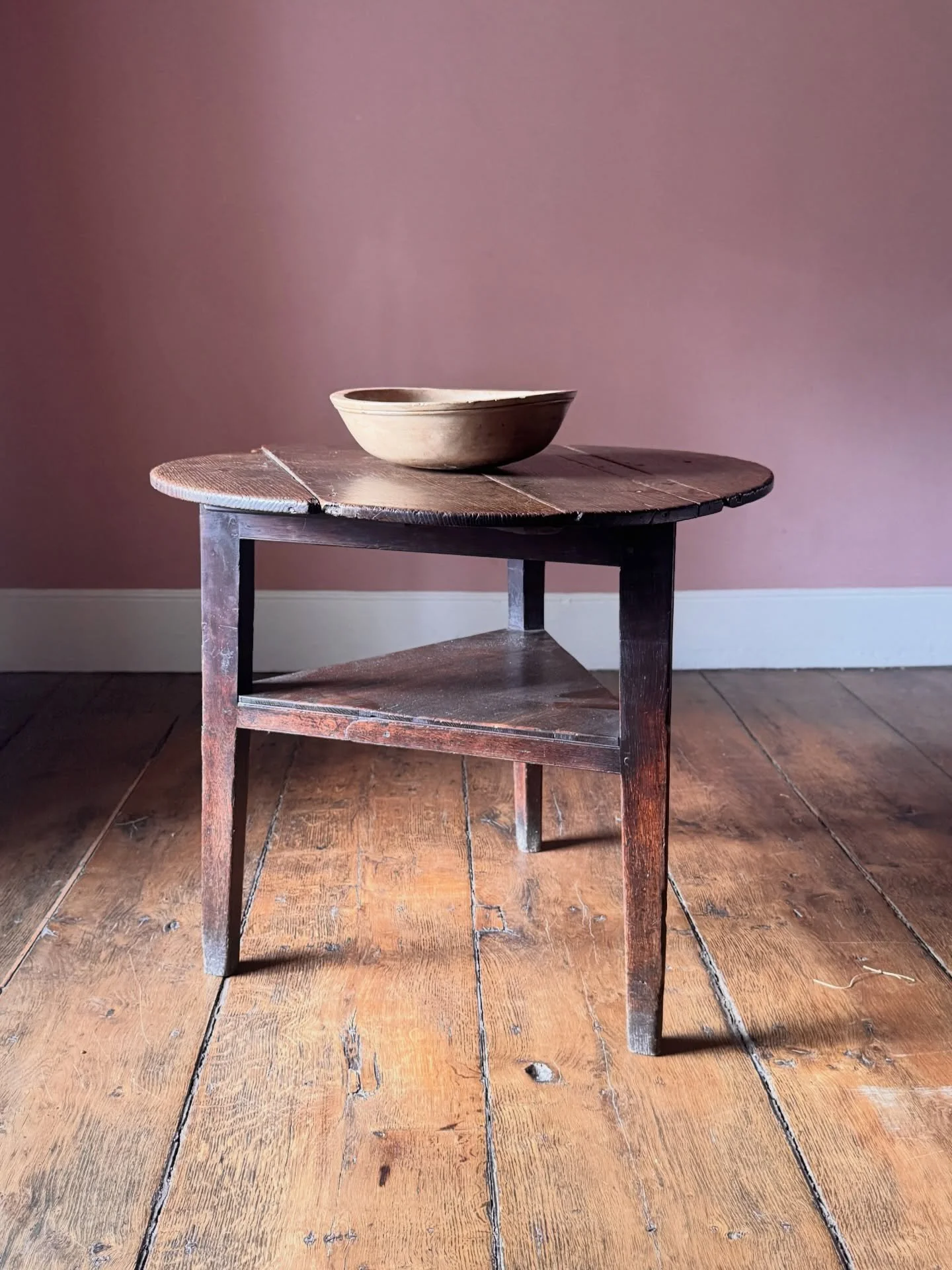 A large early 19th Century cricket table. Oak top on pine legs with remnants of historic paint. A very honest piece of Welsh vernacular furniture.

Height 74 cm
Diameter 83 cm

Now available to view on the website via recent acquisitions link in bio 