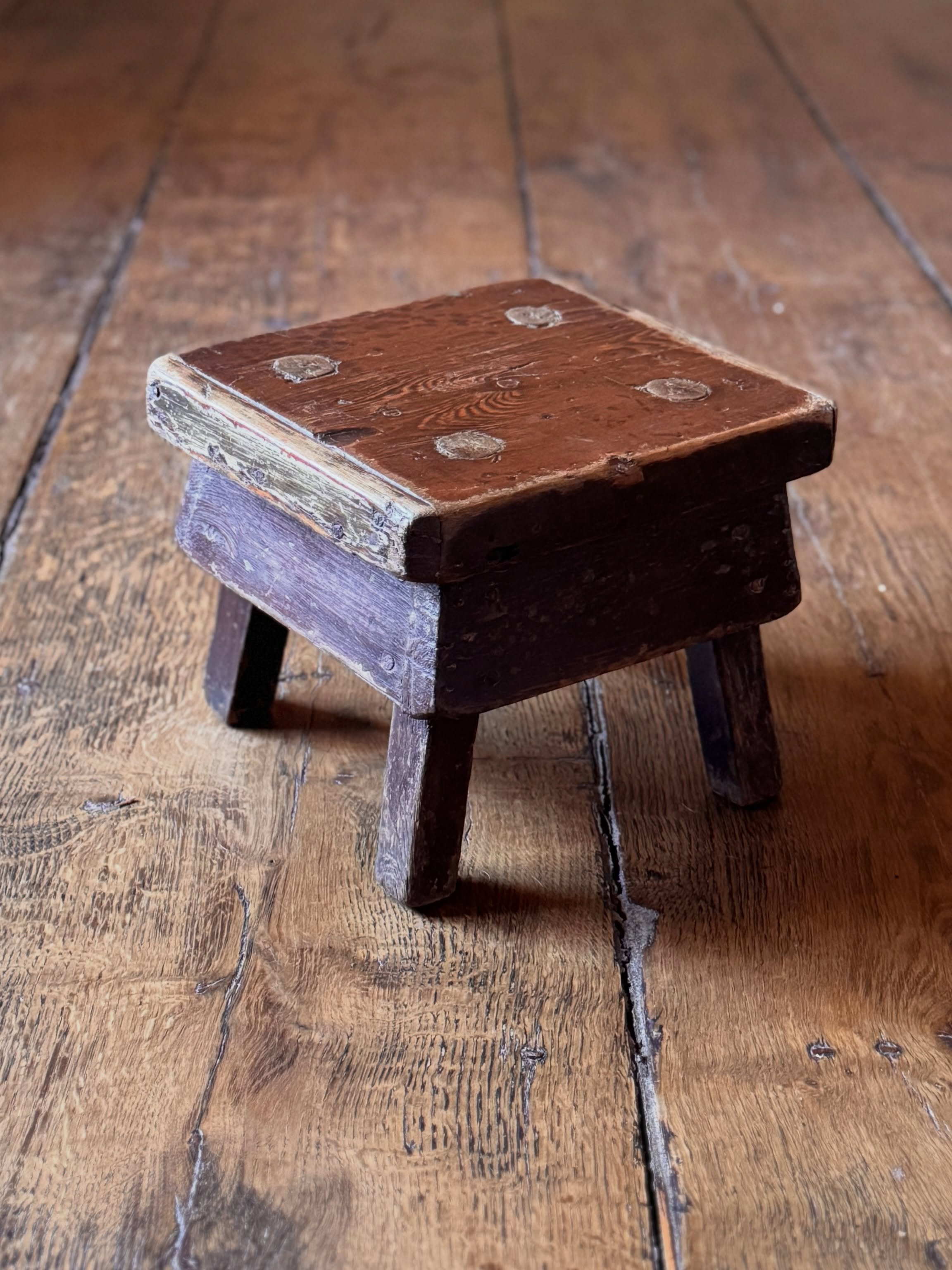 A lovely and unusual little 19th Century Scottish vernacular stool with remnants of historic paint. A good thing. 

Height 21 cm
Width 26 cm
Depth 23 cm
&pound;175

Now available to purchase online via recent acquisitions link in bio