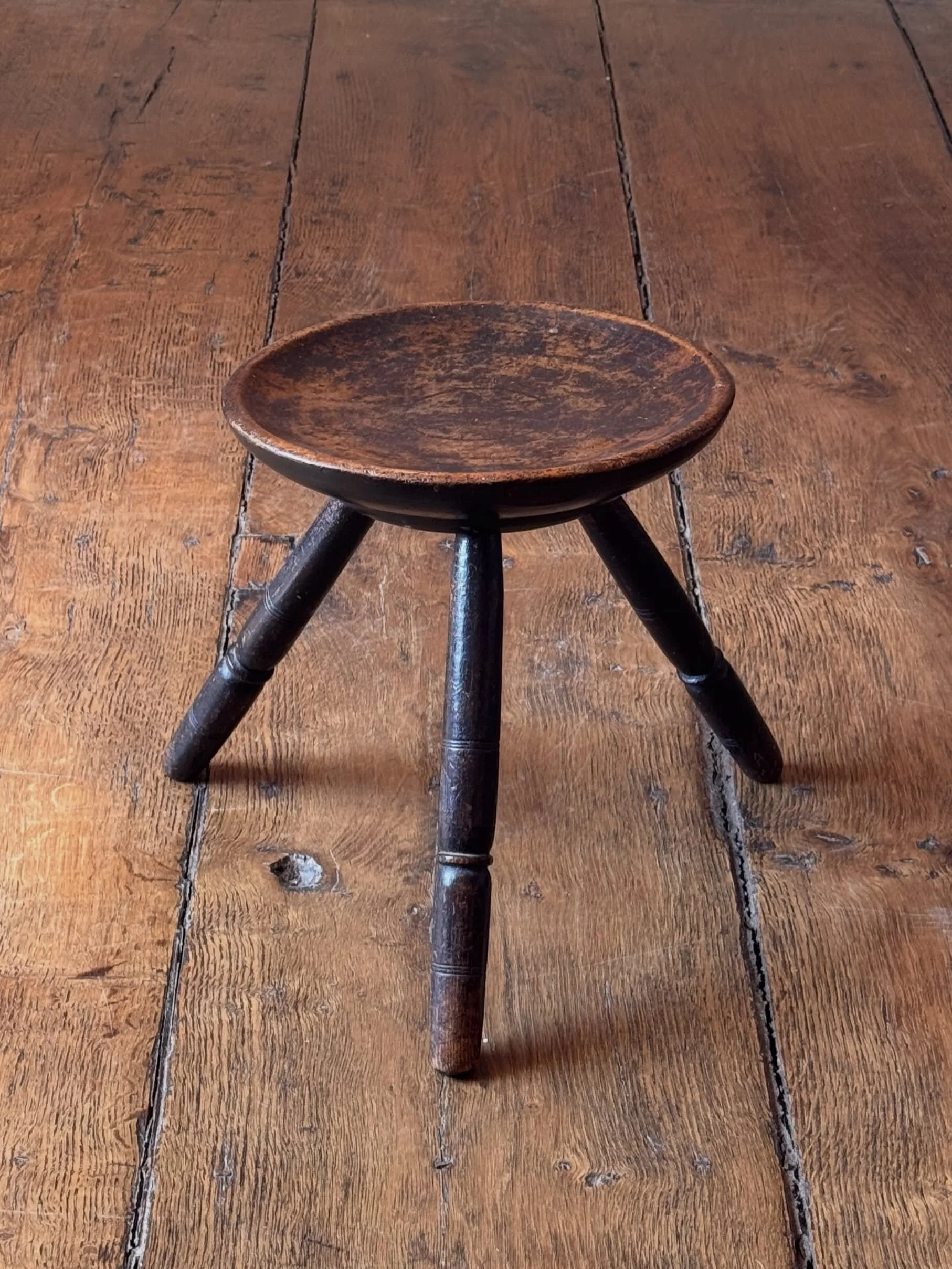 A good 19th Century Welsh cheese top dairy stool with turned legs. Lovely wear and patina. A nice thing.

Height 32 cm
Width 42 cm
Depth 38 cm

Available to view and purchase on the website via recent acquisitions link in bio