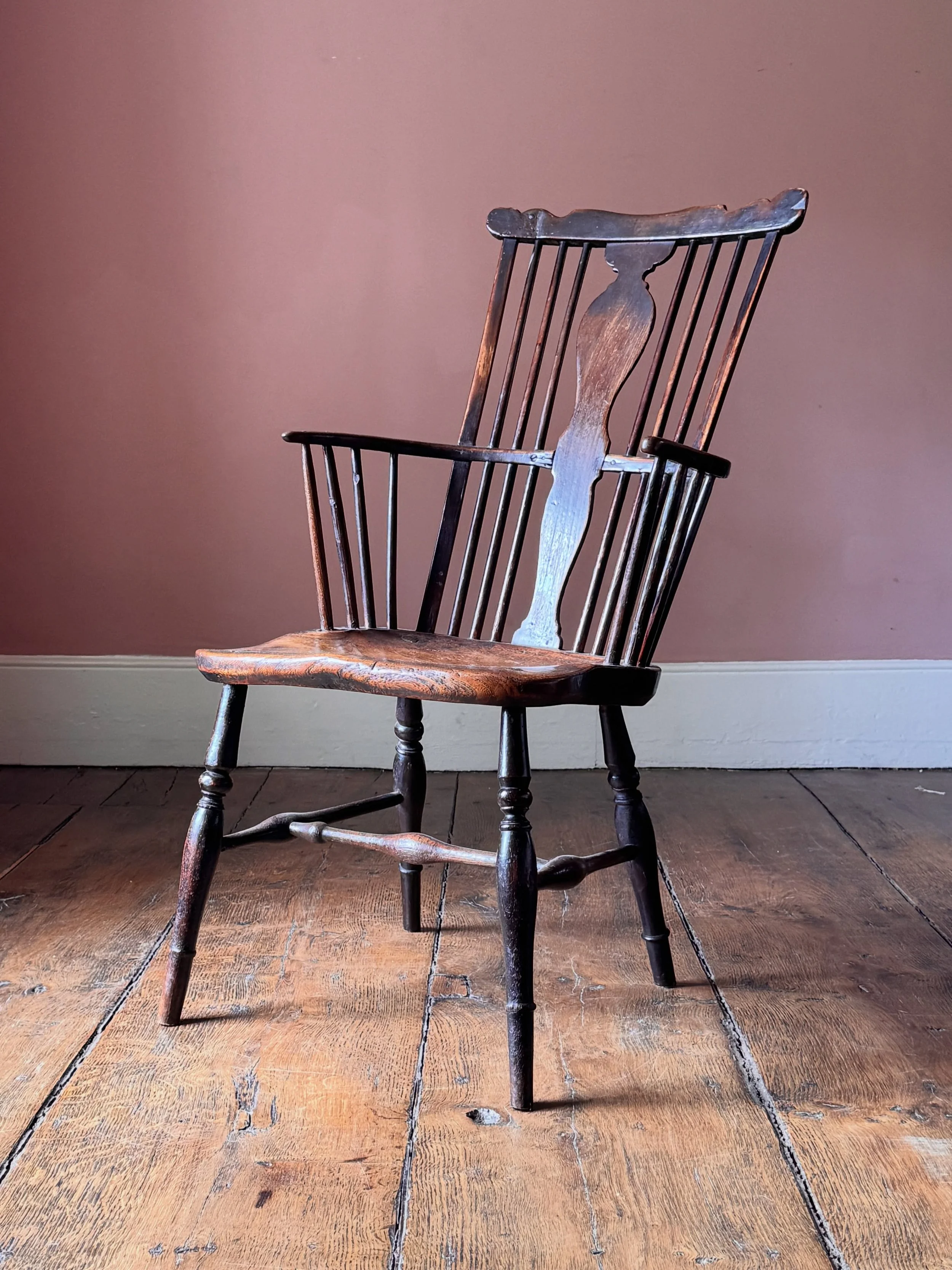An attractive 19th Century Thames Gallery Windsor chair with a charming historic metal repair.

Height 95 cm
Width 50 cm
Depth 47 cm

Now available to view on the website via recent acquisitions link in bio or DM for details