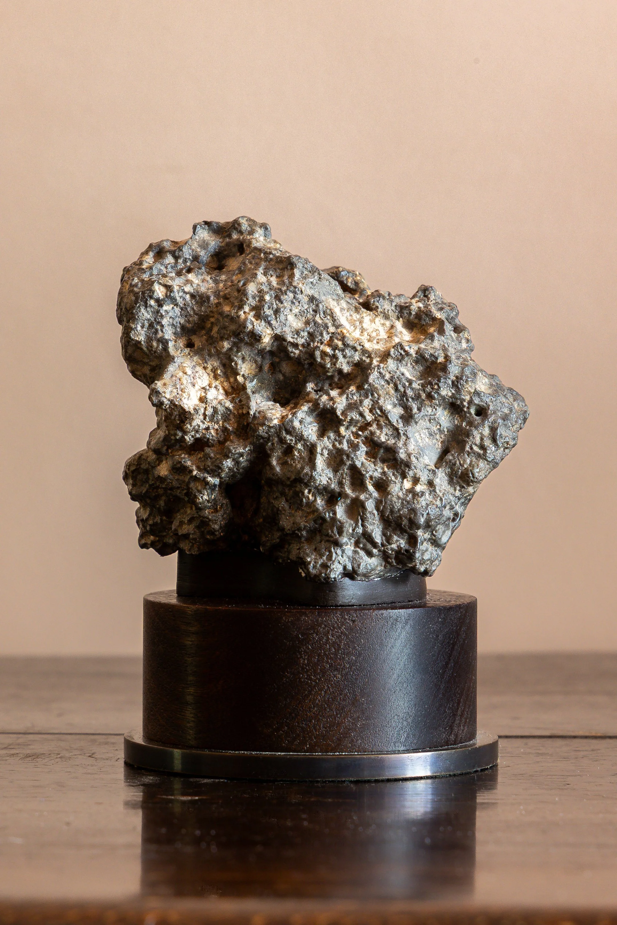 extraordinary-objects-lunar-meteorite.jpg