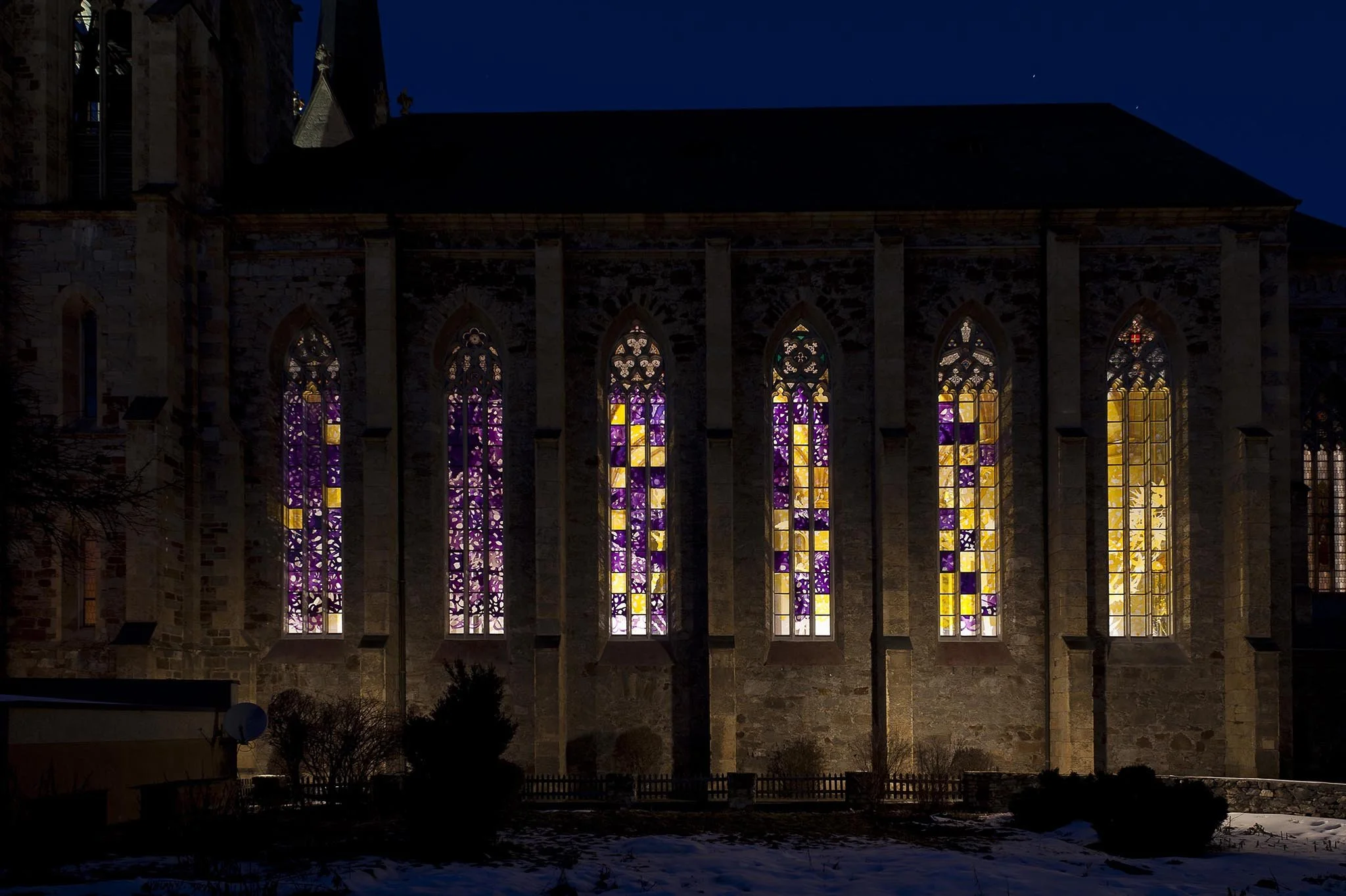 2011 _Glasgestaltung/Kirchenfenster, Pfarrkirche St. Johann, St. Johann / Pg 