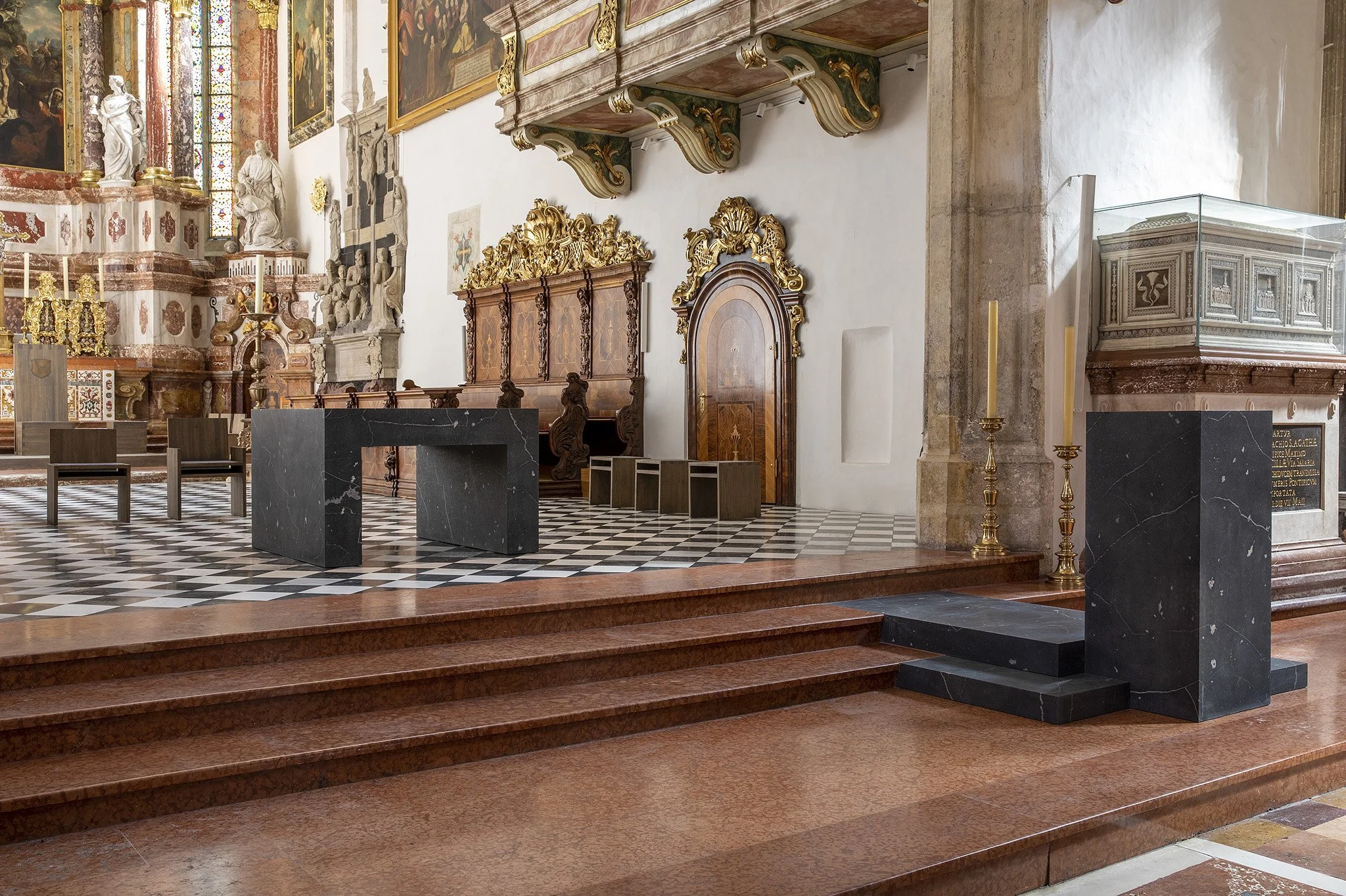 2020_Altar und Ambo, neue liturgische Orte, Dom zu Graz, Graz