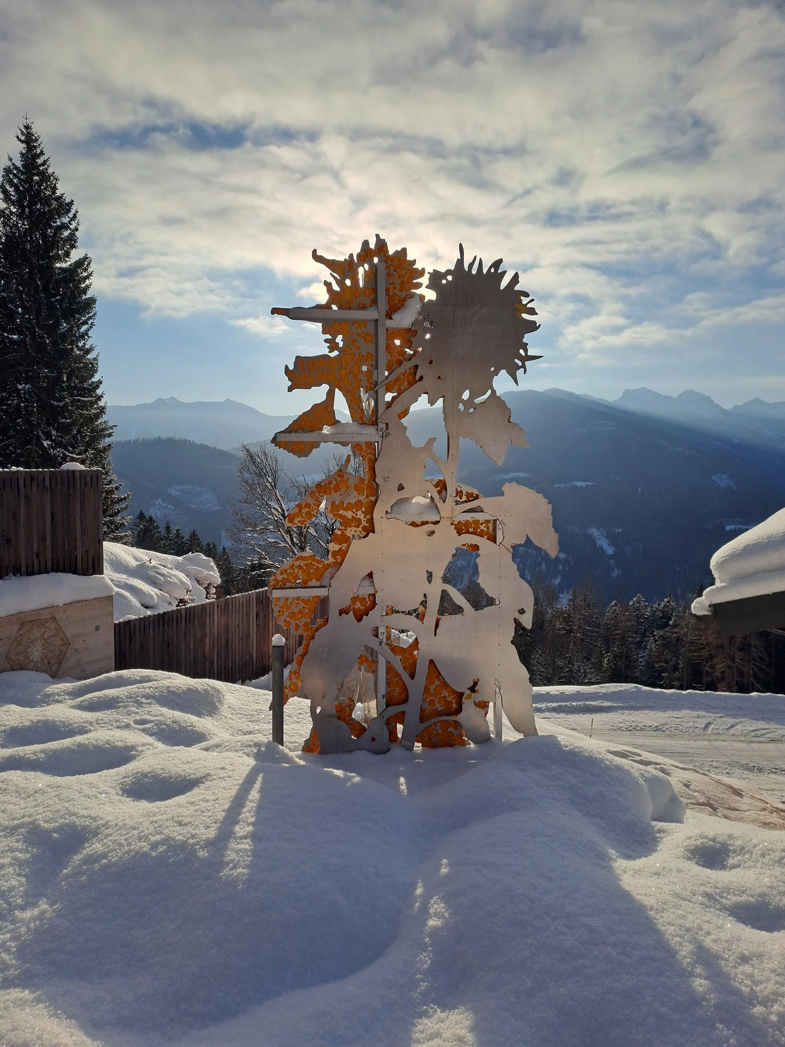 2025_Drei Helianthusschatten, Studio, Schwemmberg