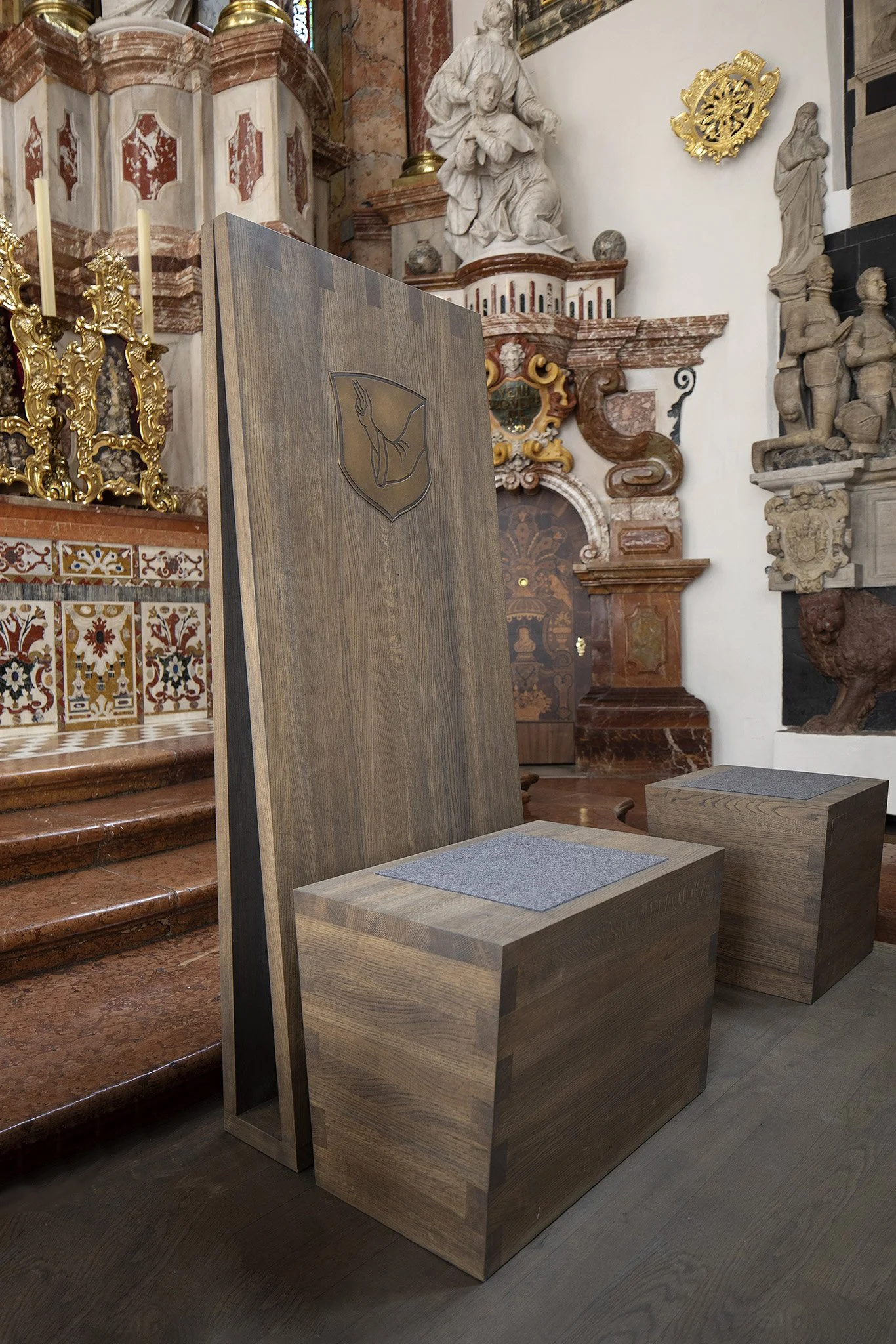 2020_Kathedra des Bischofs, neue liturgische Orte, Dom zu Graz, Graz