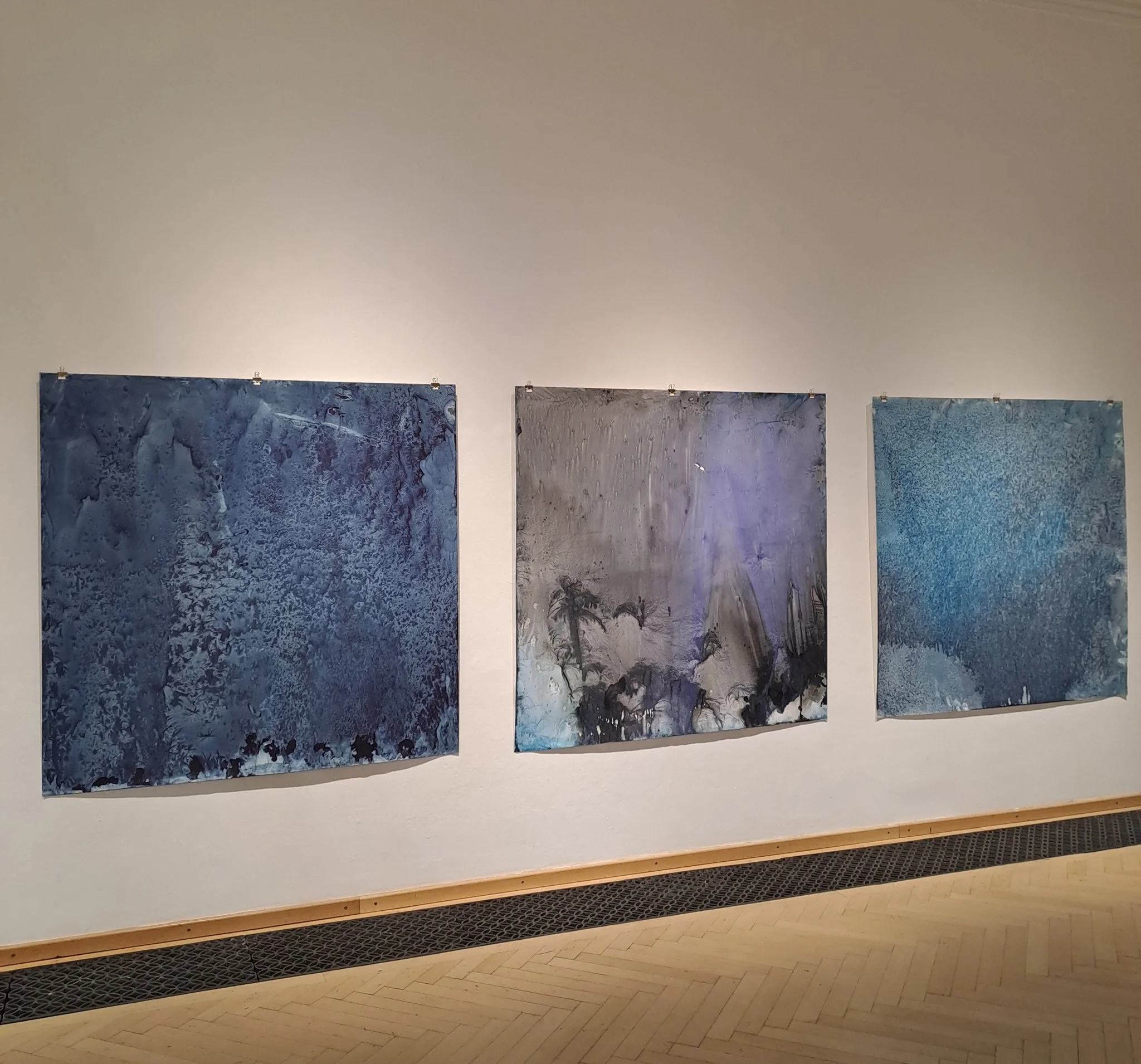 2024_Minusaquarelle, jeweils 150 x 150 cm, Künstlerhaus Klagenfurt, Klagenfurt