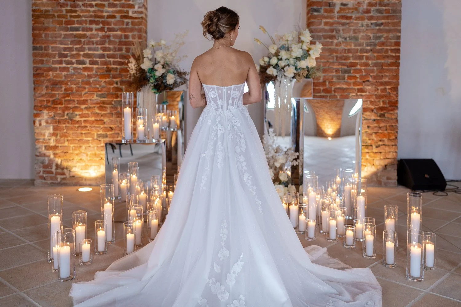 Hochzeiterei-Styleshoot-Schloss-Wolfsegg-2107 Kopie.jpg