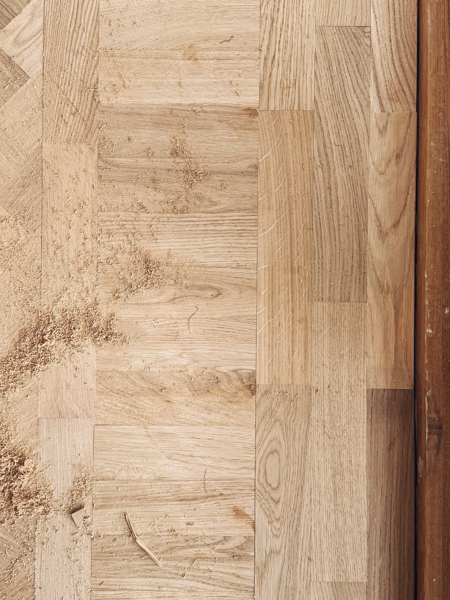 F&ouml;rarbete innan golven behandlas med produkt. ✨

#golvslipning #golvarbete #golvl&auml;ggare #golvl&auml;ggning