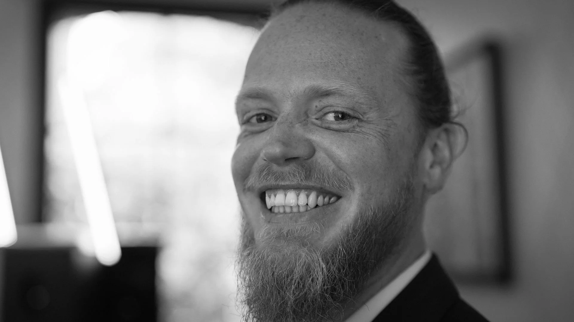Photo-mariage-portrait-homme-noiretblanc