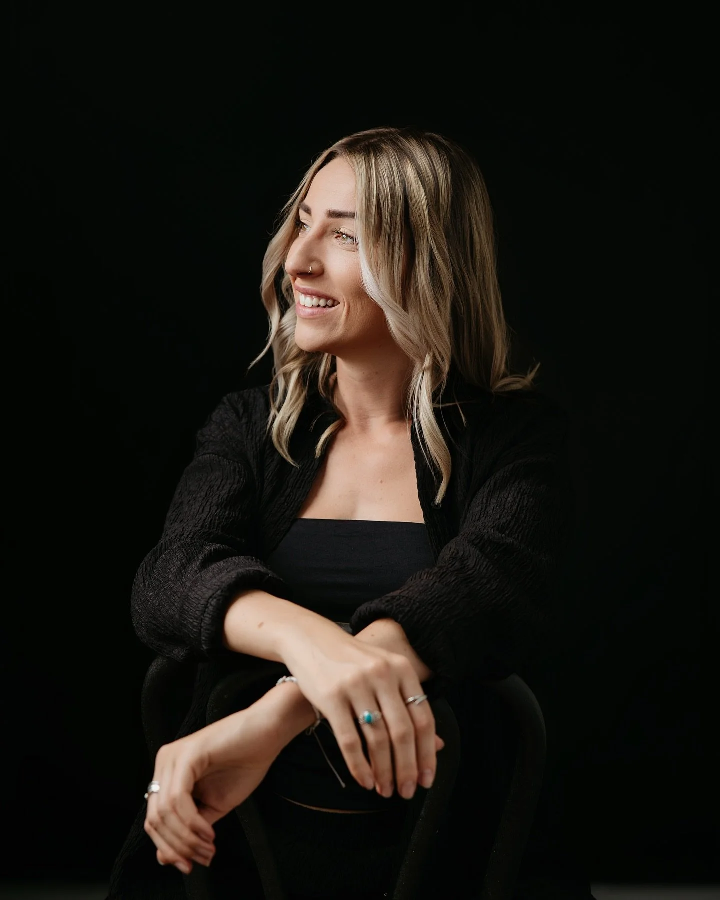 #brandshoot

Hairwork mit Haltung 💁🏼&zwj;♀️✨

Tracy von @hairwork_by_tracy steht f&uuml;r authentischen Style, kreative Leichtigkeit und eine klare Vision. Genau das haben wir in ihrem Branding-Shooting sichtbar gemacht &ndash; stark, modern und mi