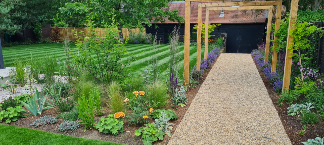 Courtyard garden, Hertfordshire