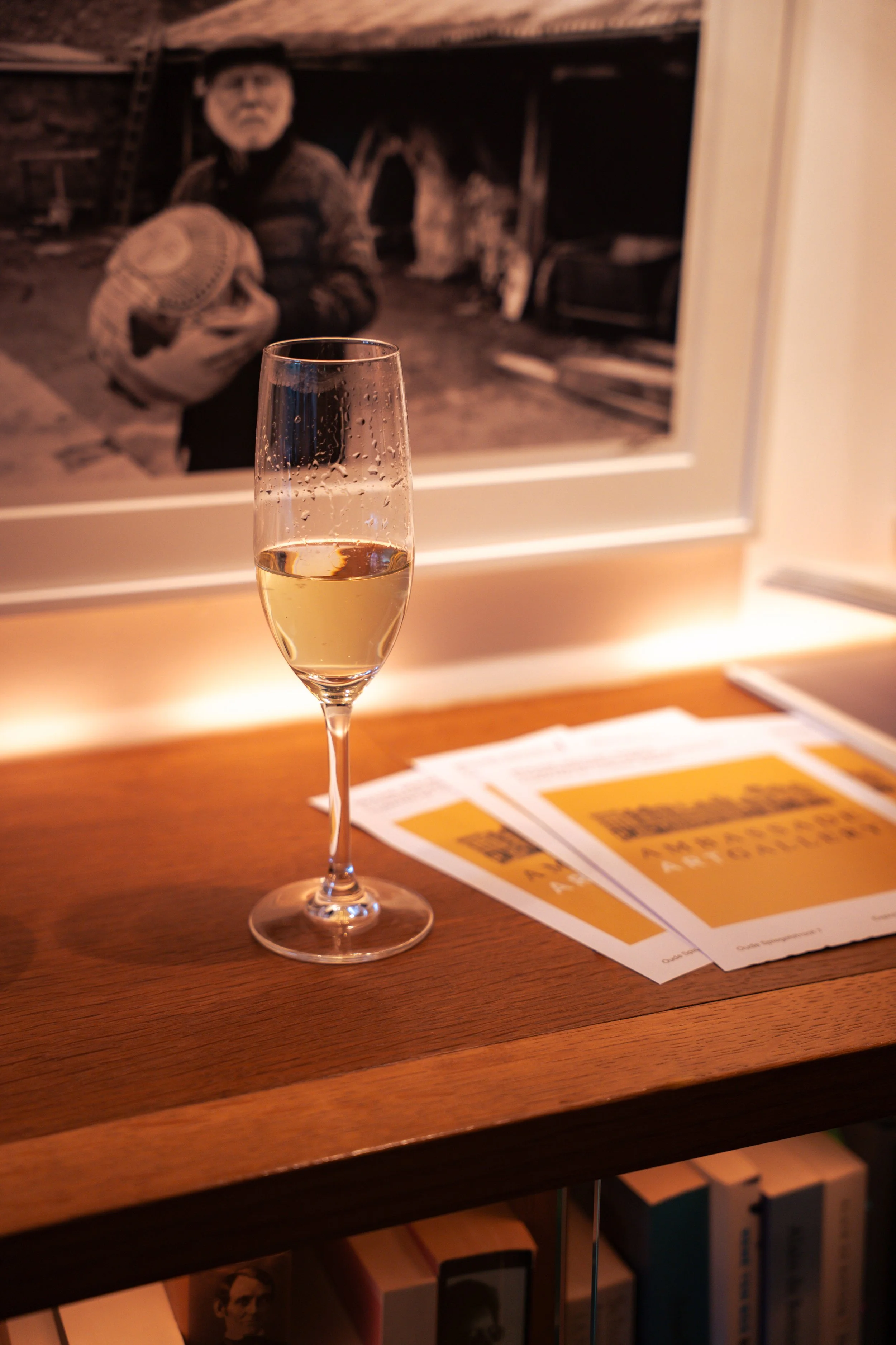 Ambassade Invites, Hotel Ambassade